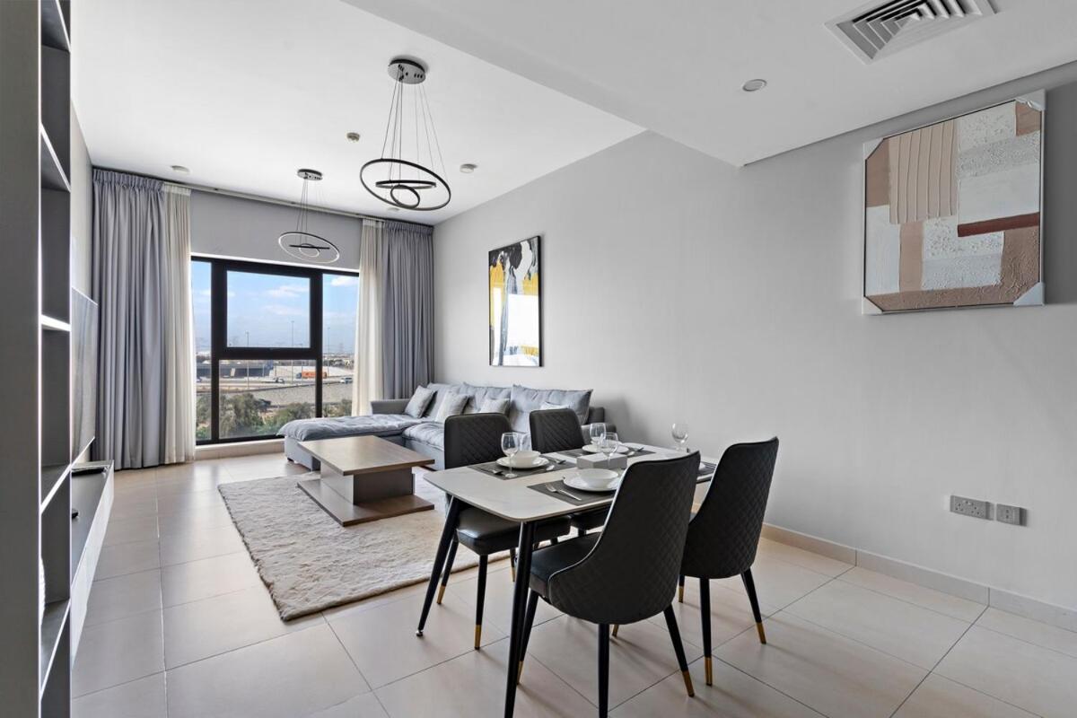 Appartement Spacious & Modern 3br With Maids Townhouse At Souk Warsan F *