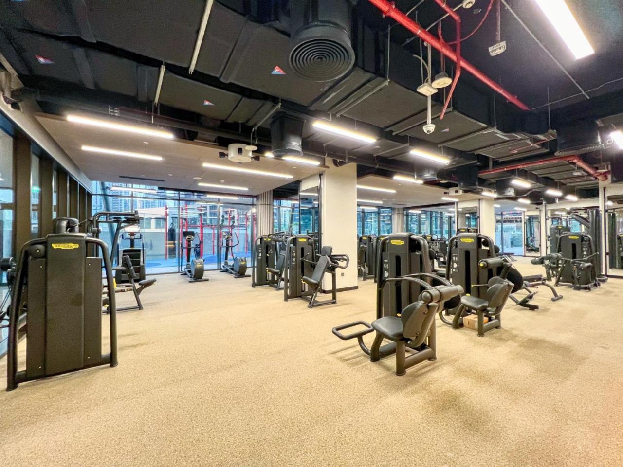 Brand New Business Bay 1 Bed With Burj Khalifa And Canal Views Dubai