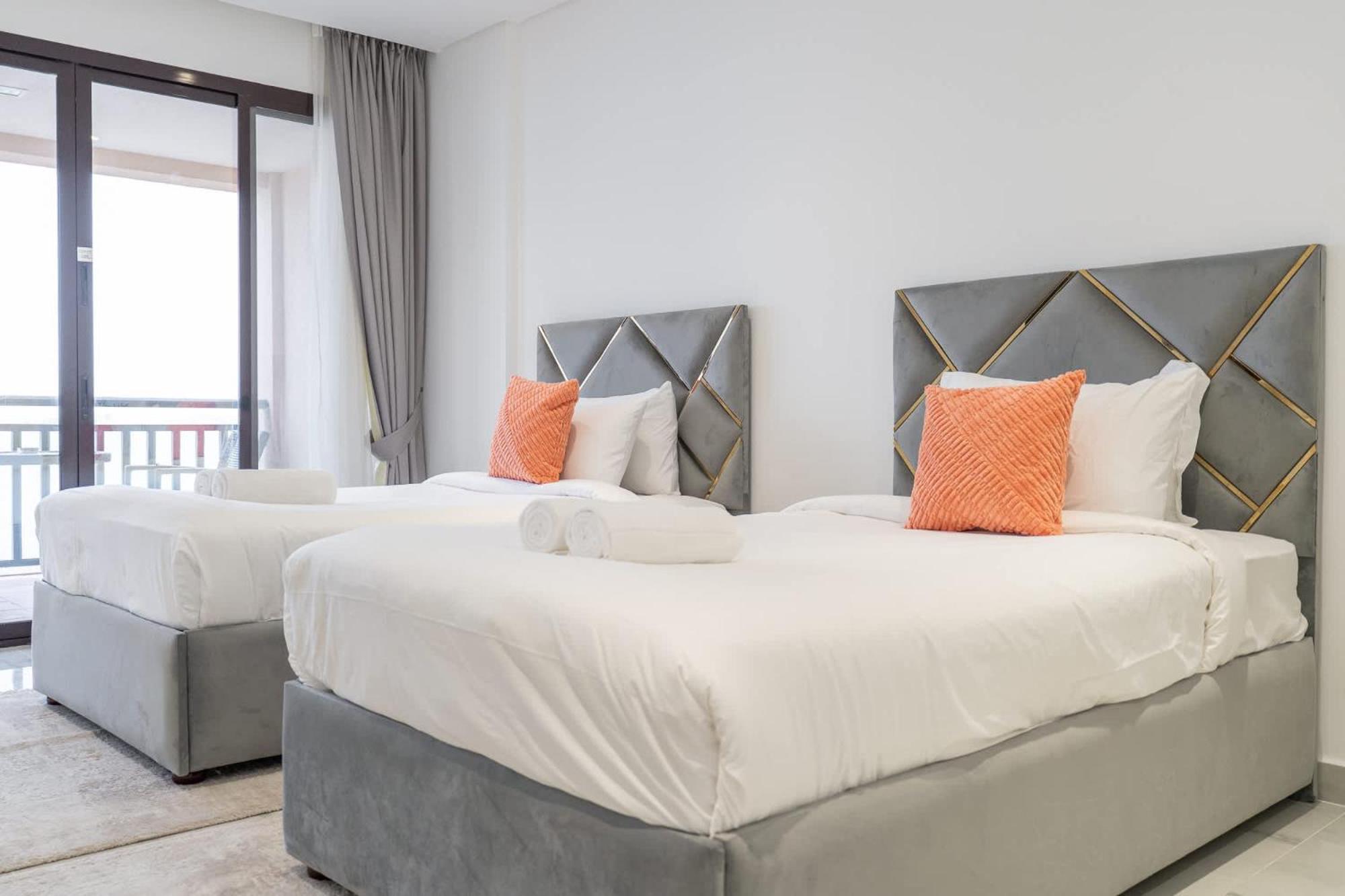 2 Bedroom With Beautiful Full Palm Waters Views Appartement Dubaï