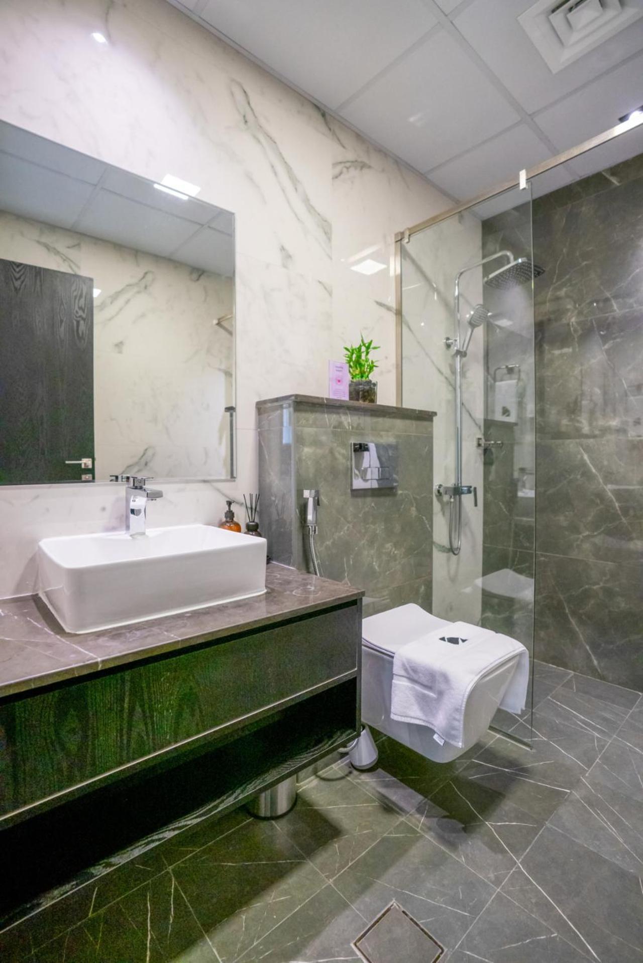 New Family-friendly 2br With Gym And Pool And Sauna *