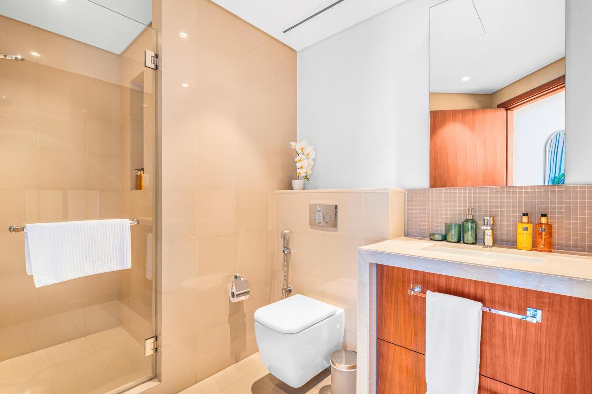 Eden's Homes & - Boulevard Point Apartamento