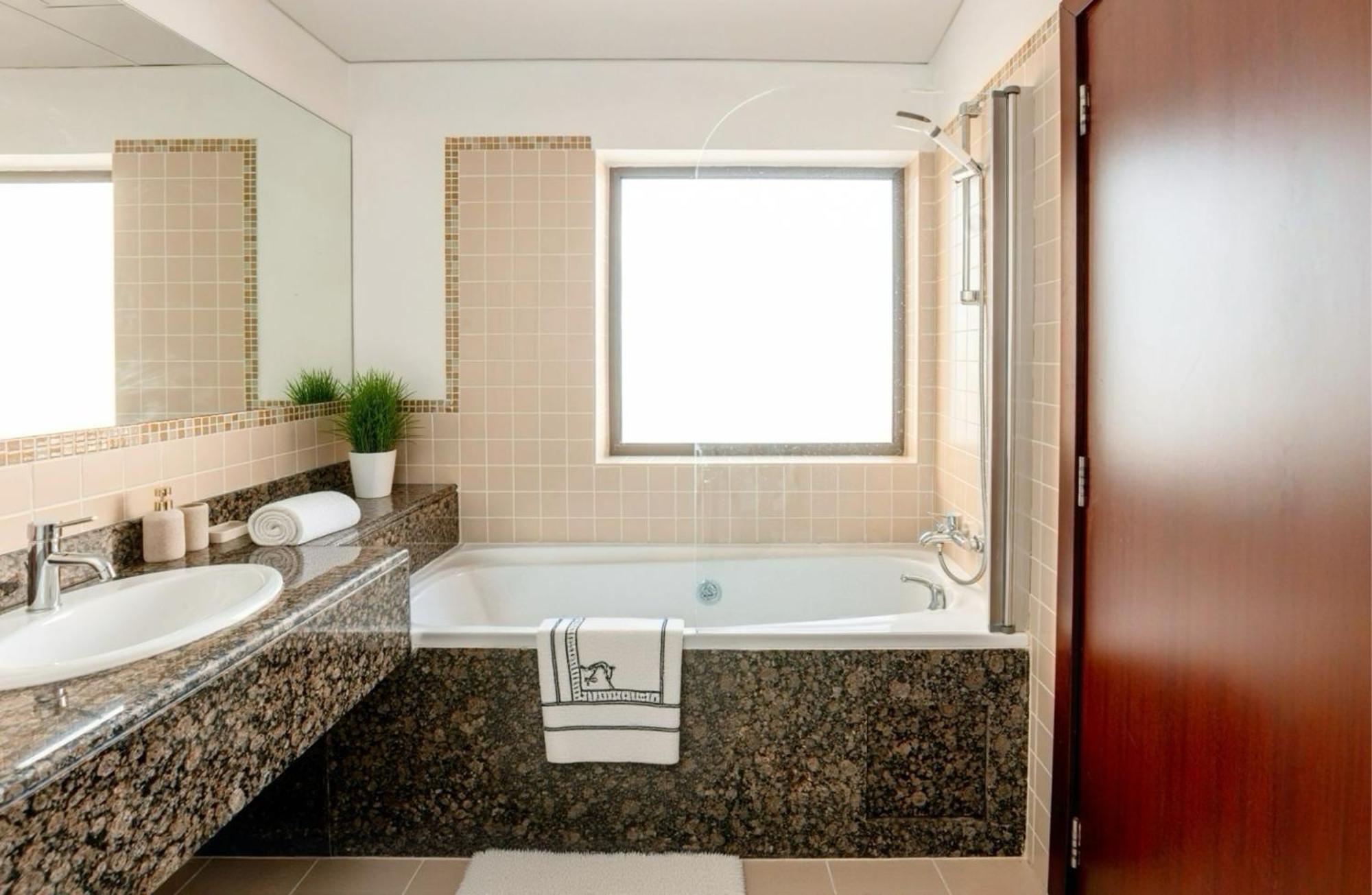 Beautiful 2 Bedroom With Full Sea View! Jbr Appartement Dubaï