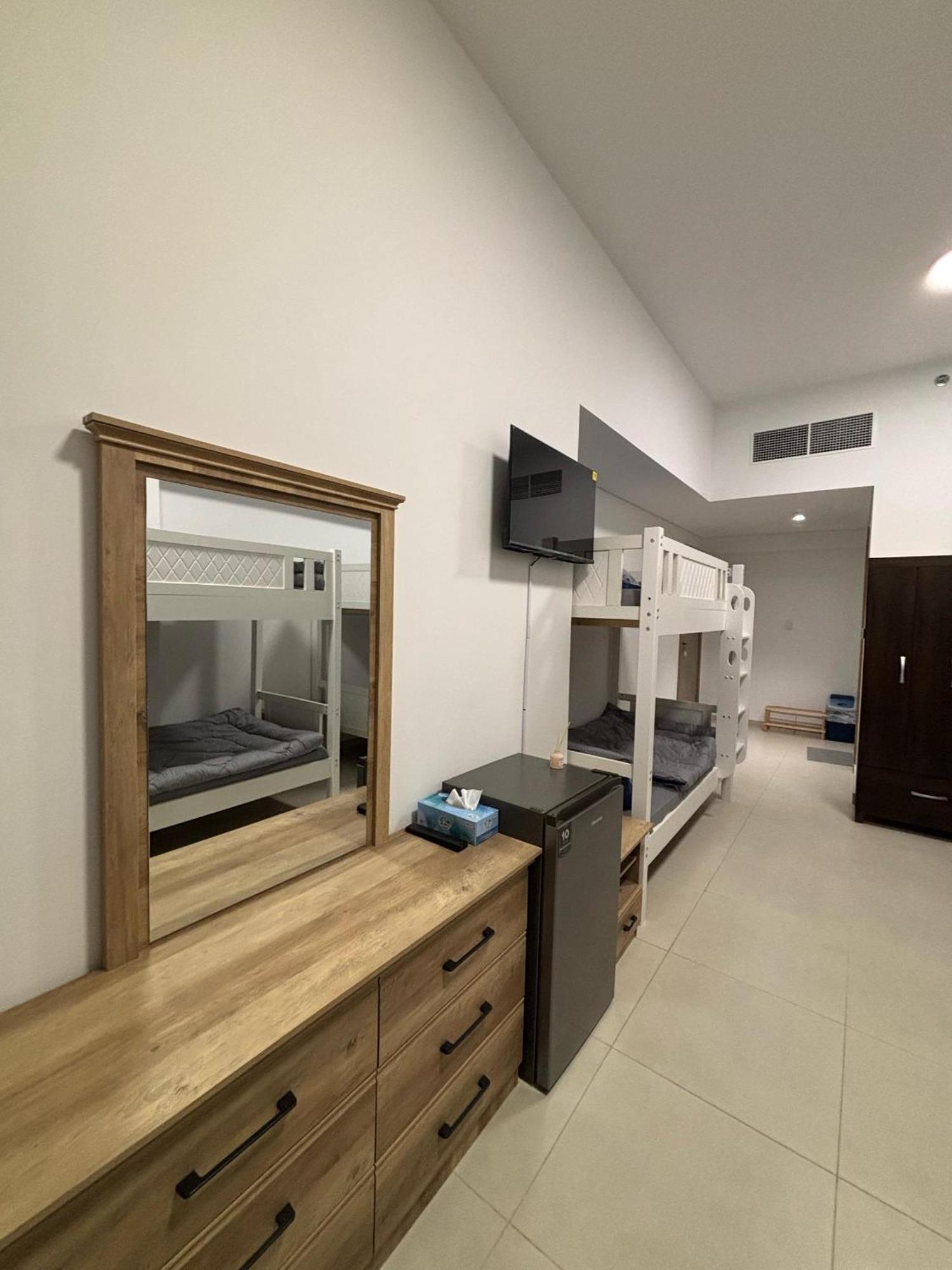 Aparthotel Airport *