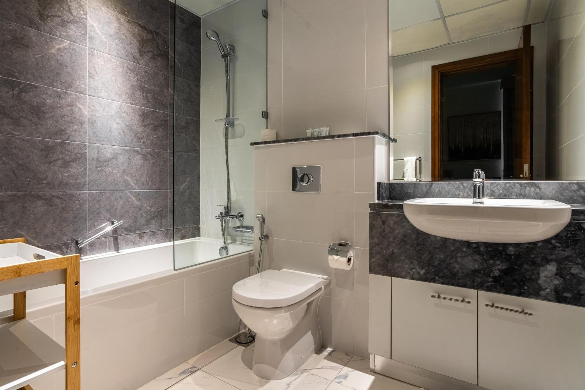 Luxury 2br Stunning Views In Amna Tower By Simply Comfort * Dubaï