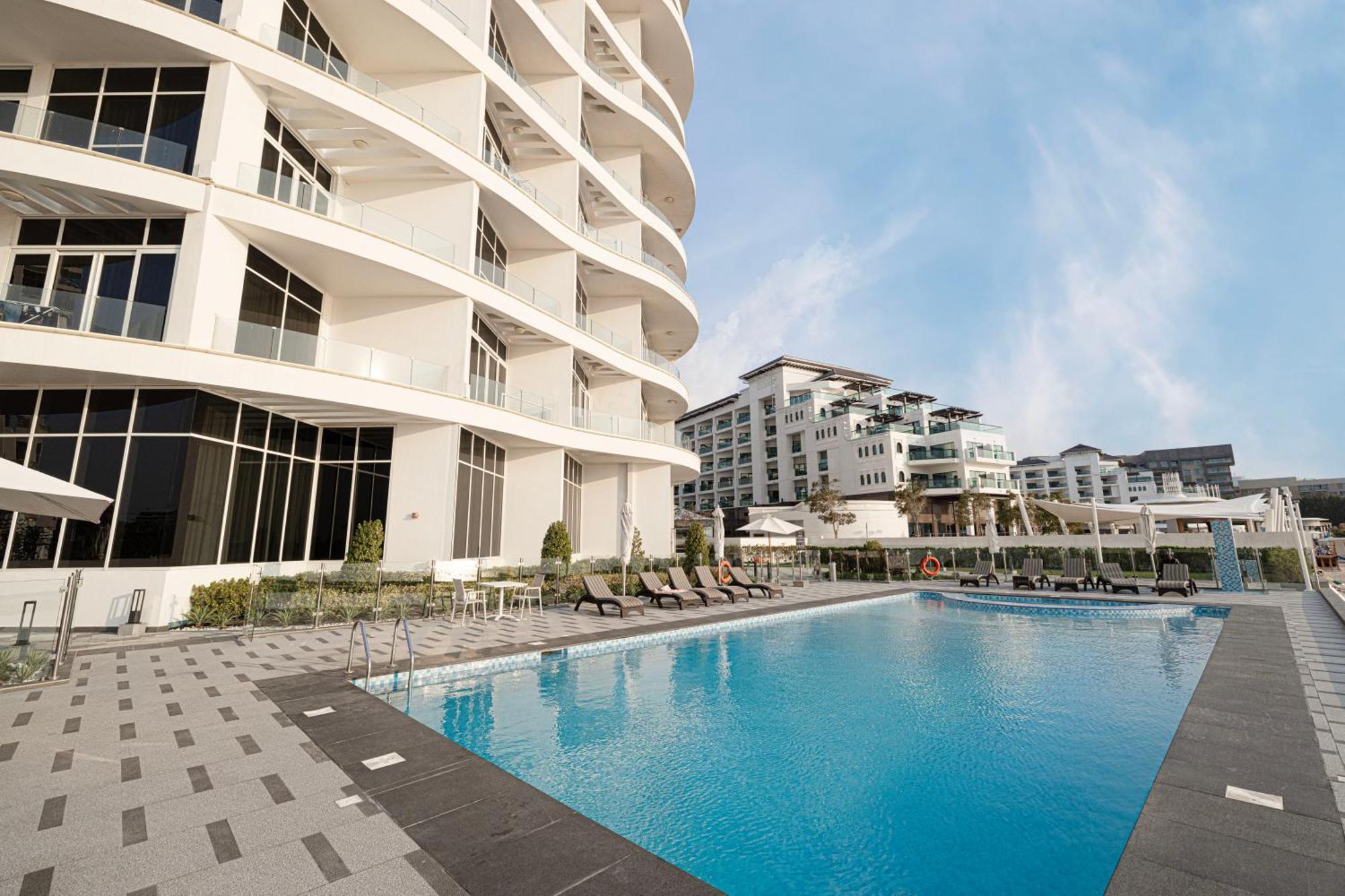 Beachfront Bliss, 1br With Royal Atlantis & Palm Views Appartement