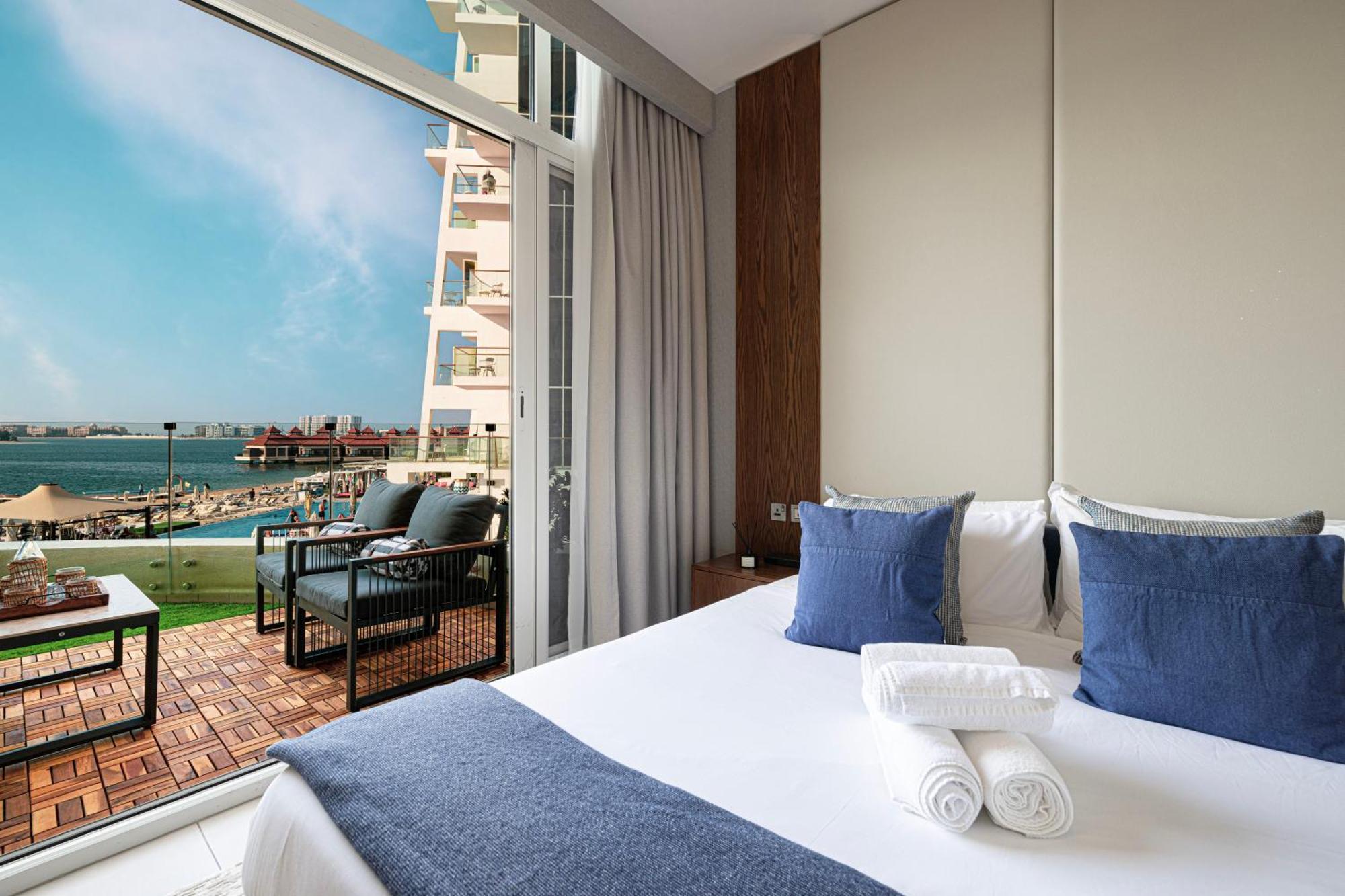 Beachfront Bliss, 1br With Royal Atlantis & Palm Views Appartement
