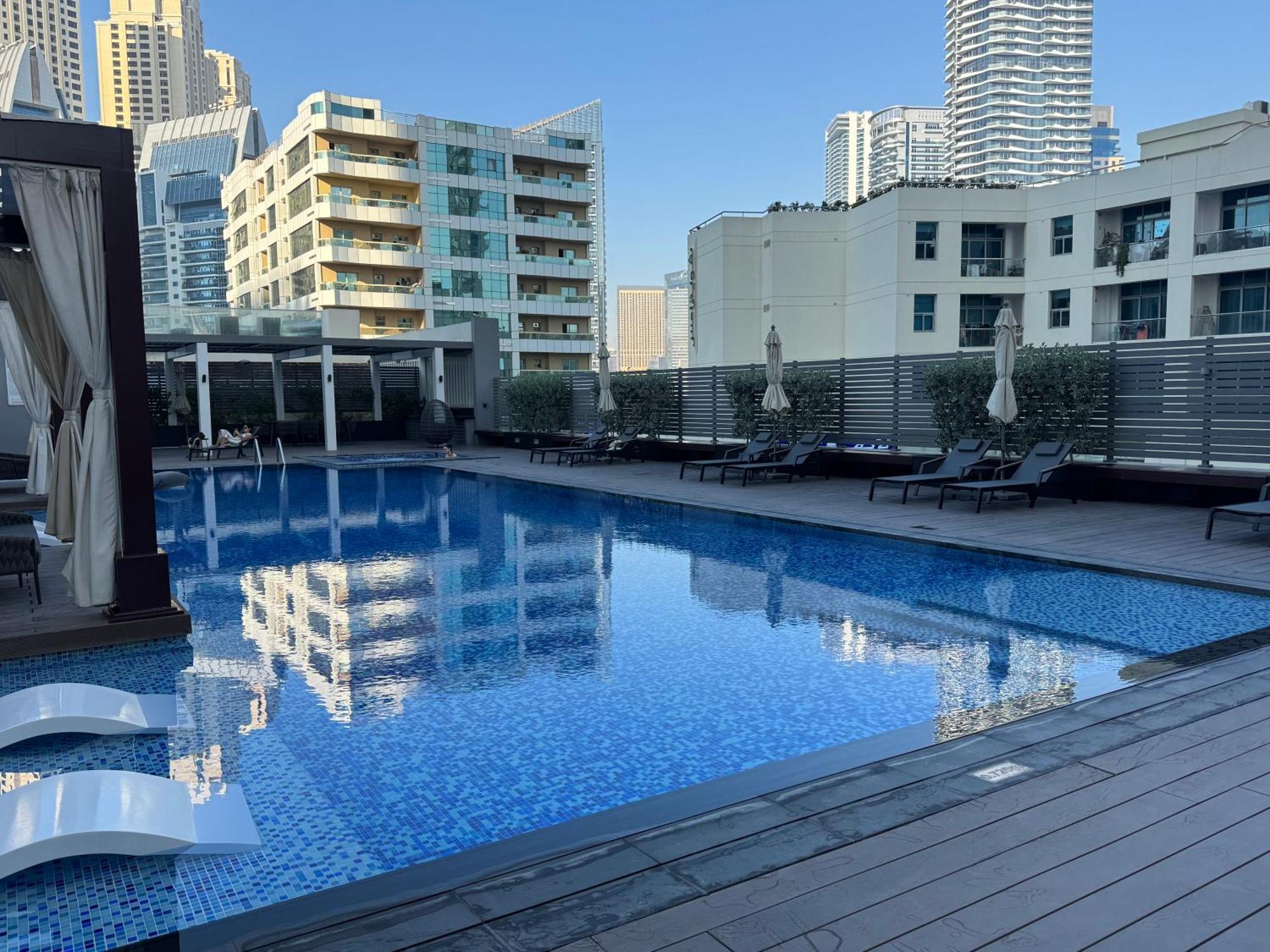 Wisma tamu Stunning Marina View Luxury One