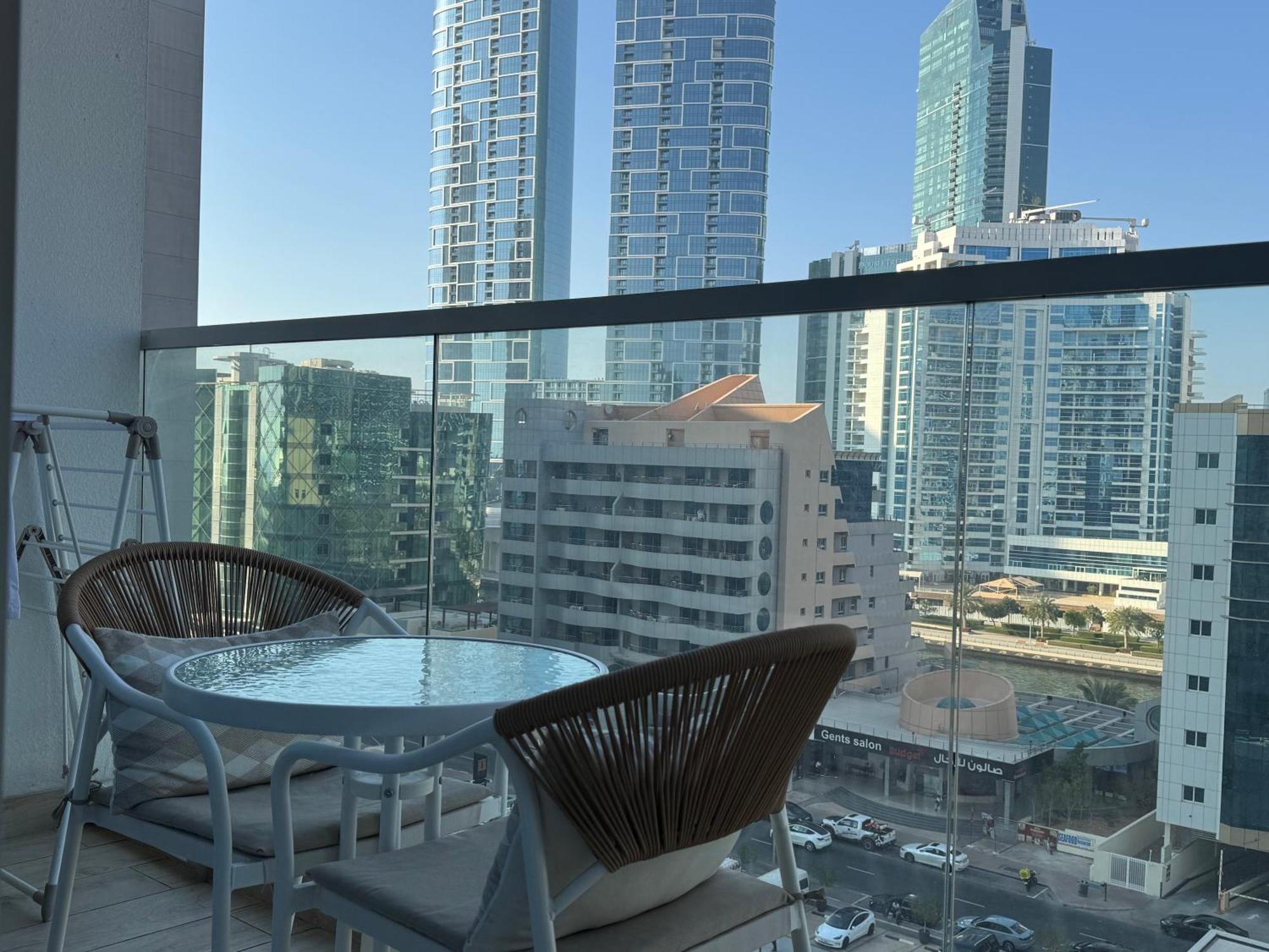 Wisma tamu Stunning Marina View Luxury One