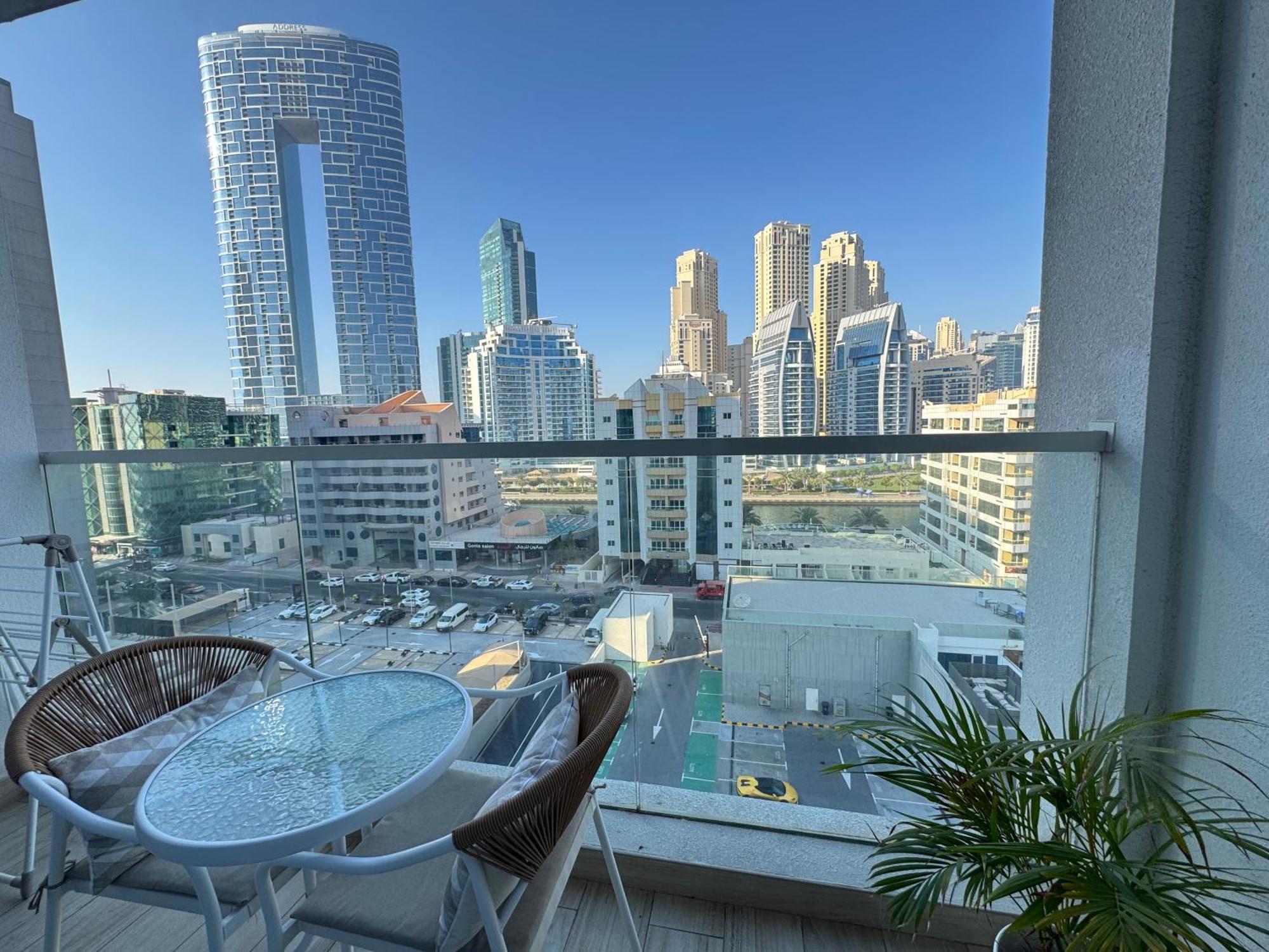 Stunning Marina View Luxury One Wisma tamu Dubai