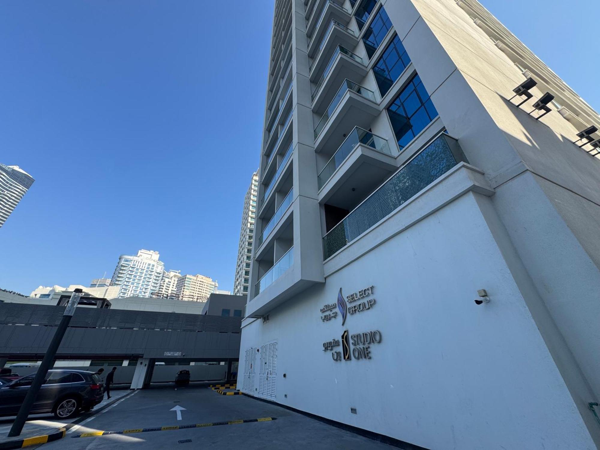 Wisma tamu Stunning Marina View Luxury One