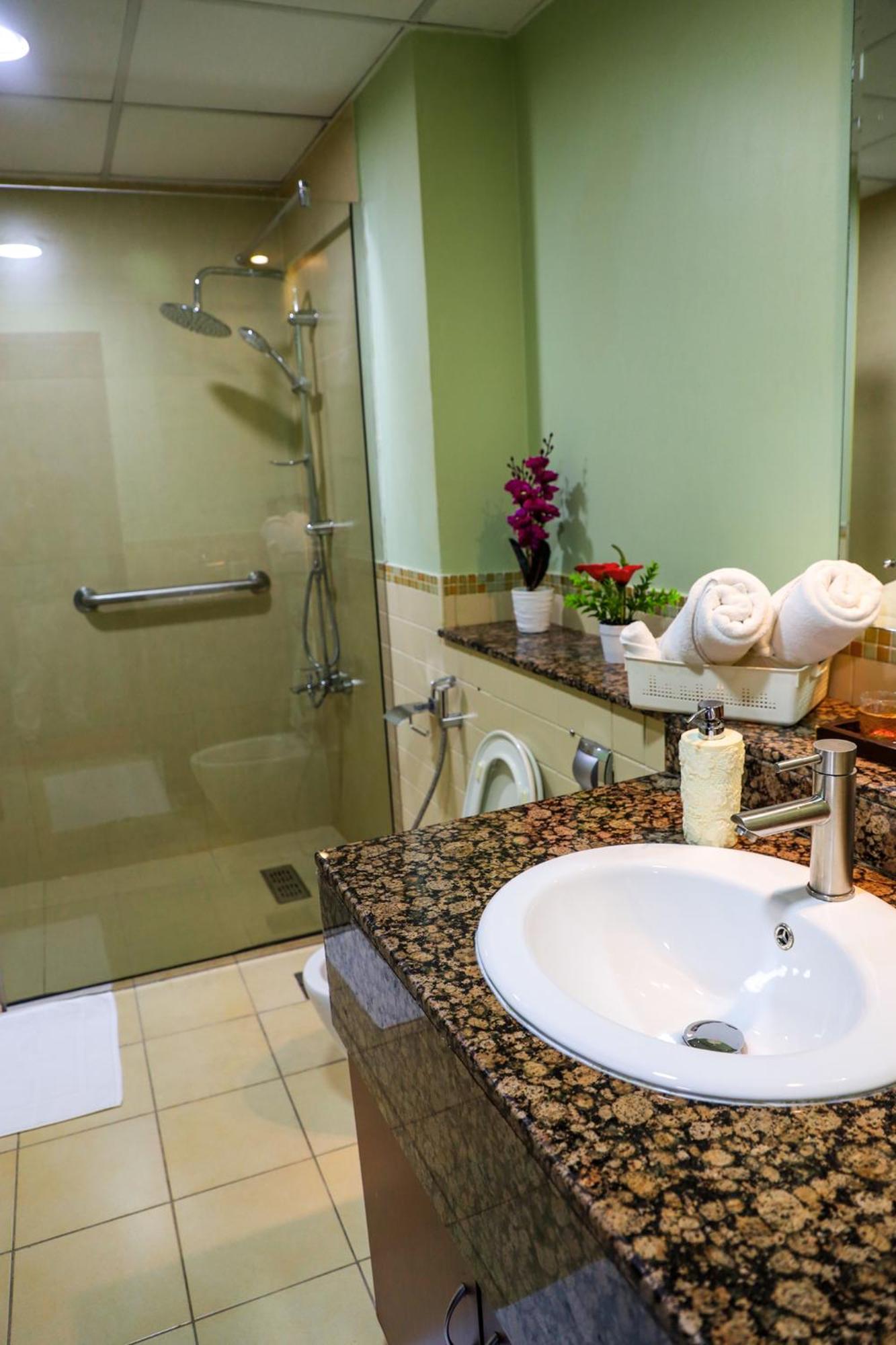 Aparthotel Stayforless Travellers At Beachside Jbr Location Dubai