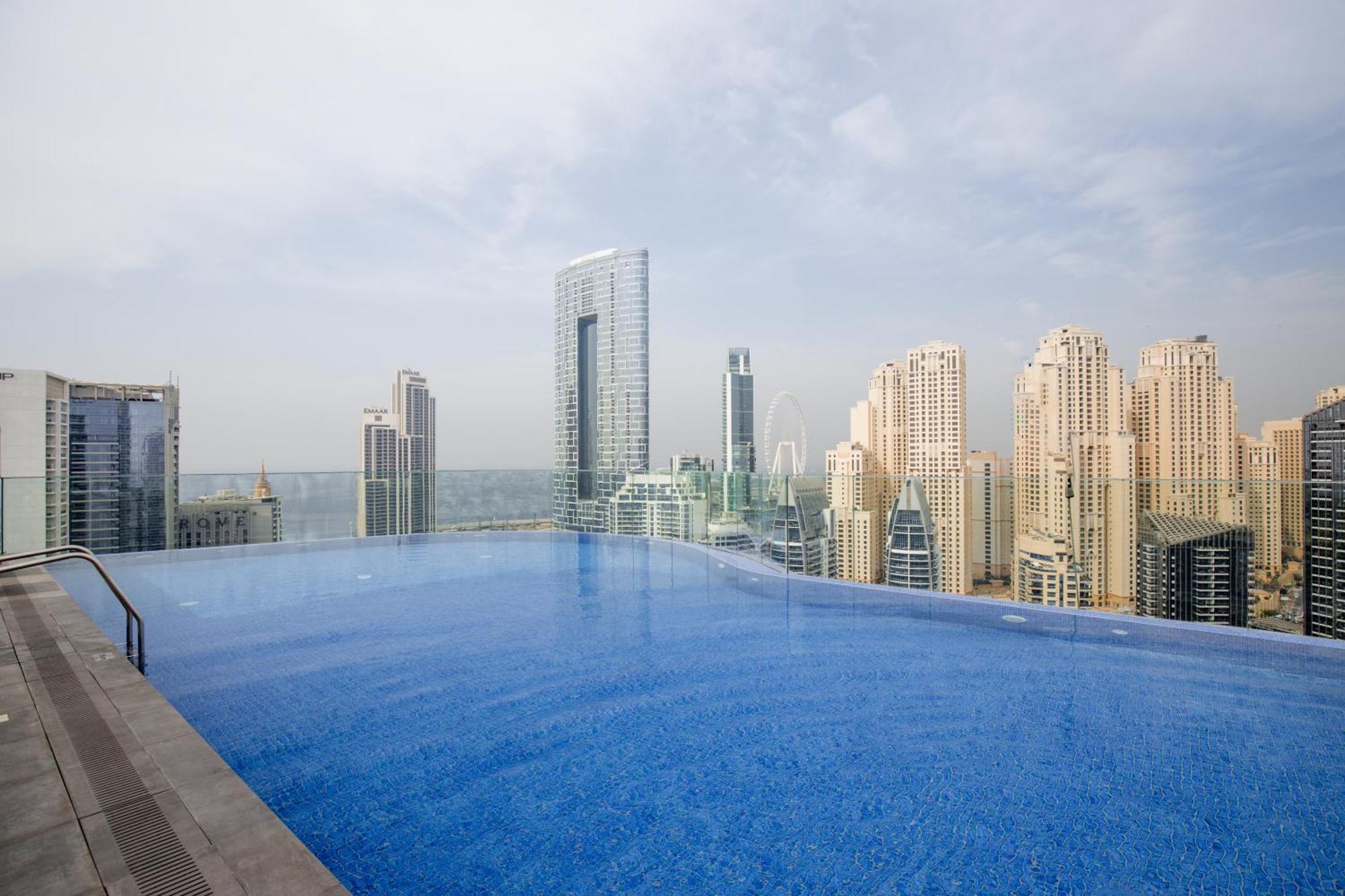 Gracious 1br In Condor Marina Star, Marina *