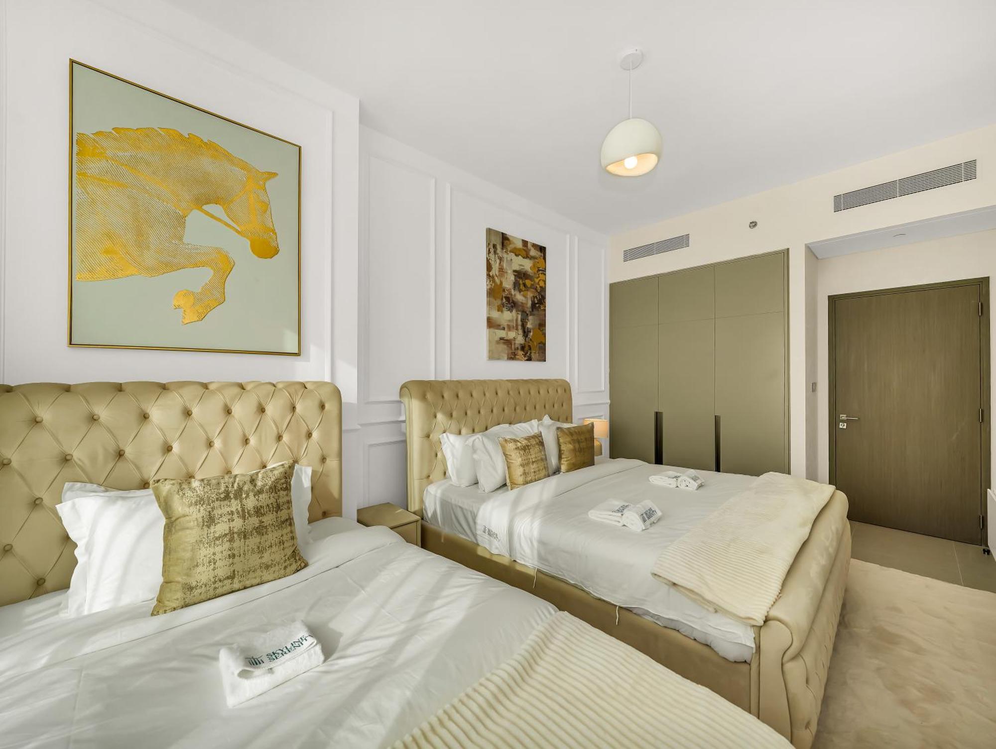 Grande Signature 2 Bedroom I Persian Gulf Views I Free Parking, Gym, Pool, Wi-fi & Ps5 I By Skyline Serenity Apartamento *