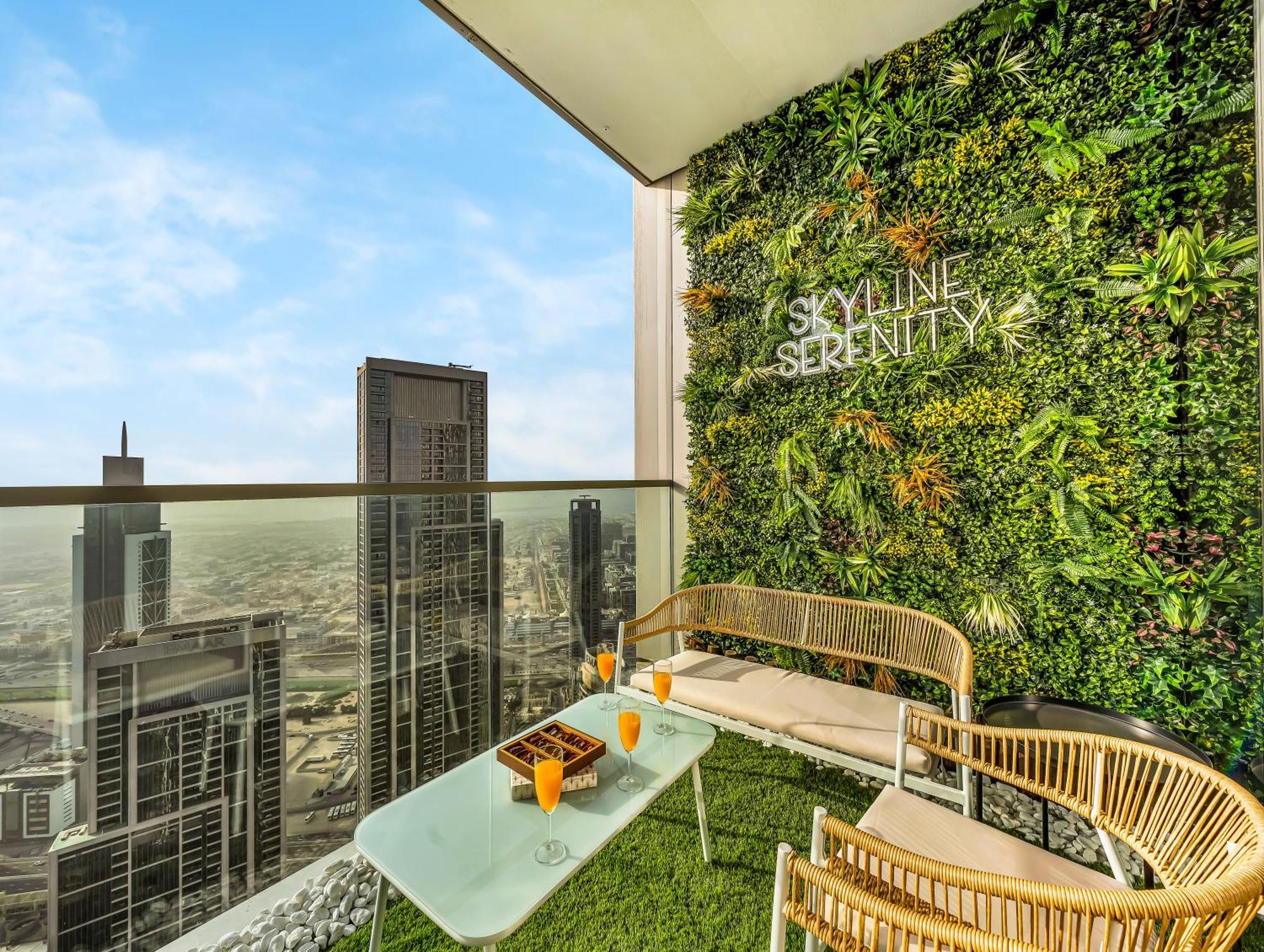 Grande Signature 2 Bedroom I Persian Gulf Views I Free Parking, Gym, Pool, Wi-fi & Ps5 I By Skyline Serenity *