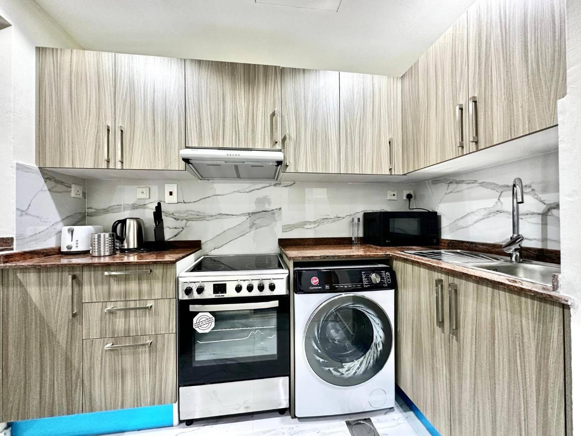 Elegant 2 Bedroom In Marina Walking Metro & Beach- Marina Park Dubaï