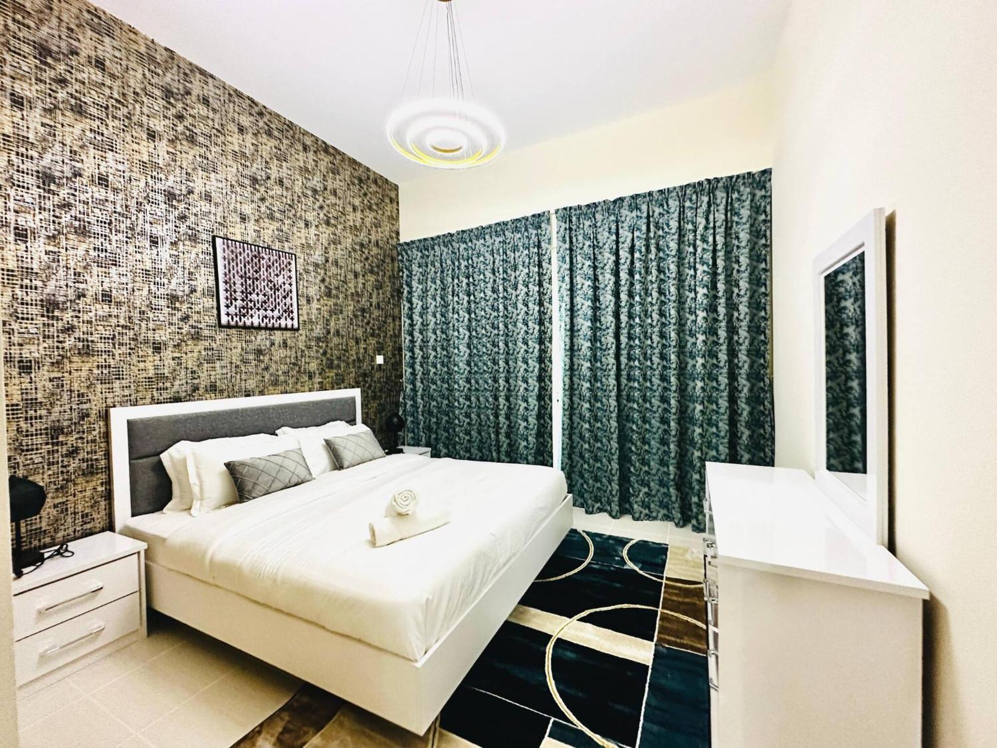 Elegant 2 Bedroom In Marina Walking Metro & Beach- Marina Park Dubaï