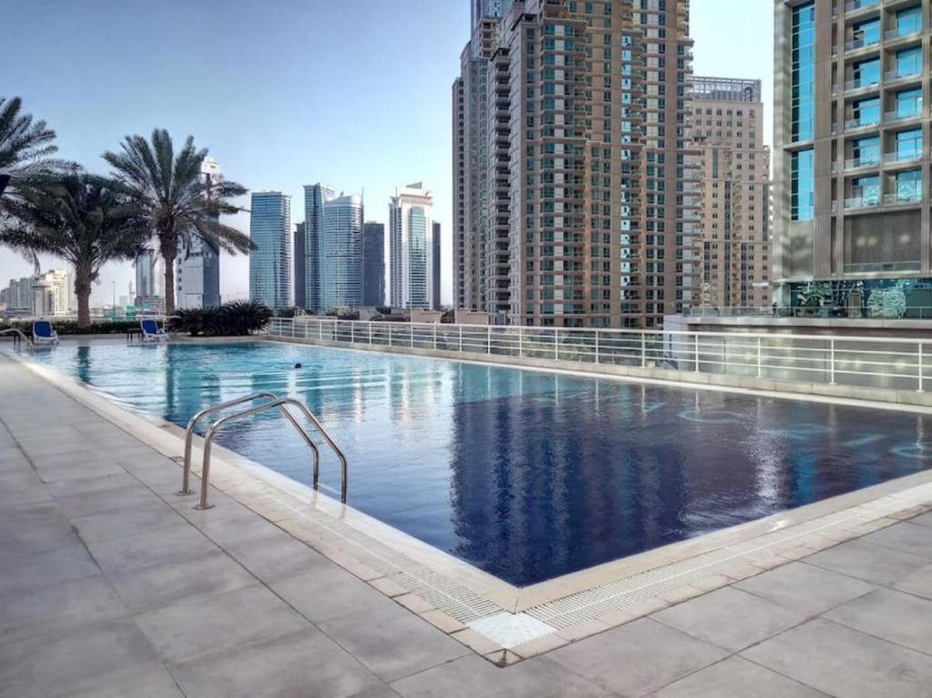 Bright And Stylish 1bed Near Metro Dubaï