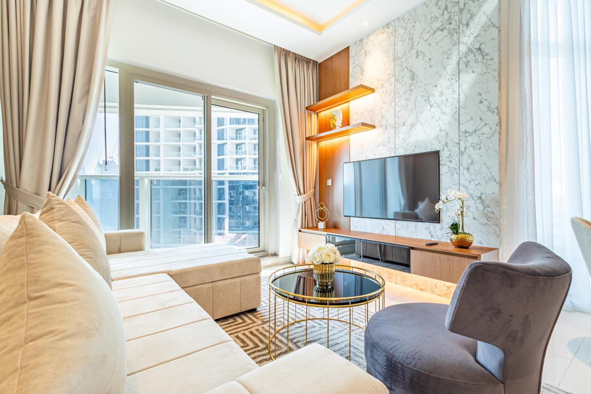 Deluxe One-bedroom In Business Bay With Burj Khalifa And Canal View Apartamento *