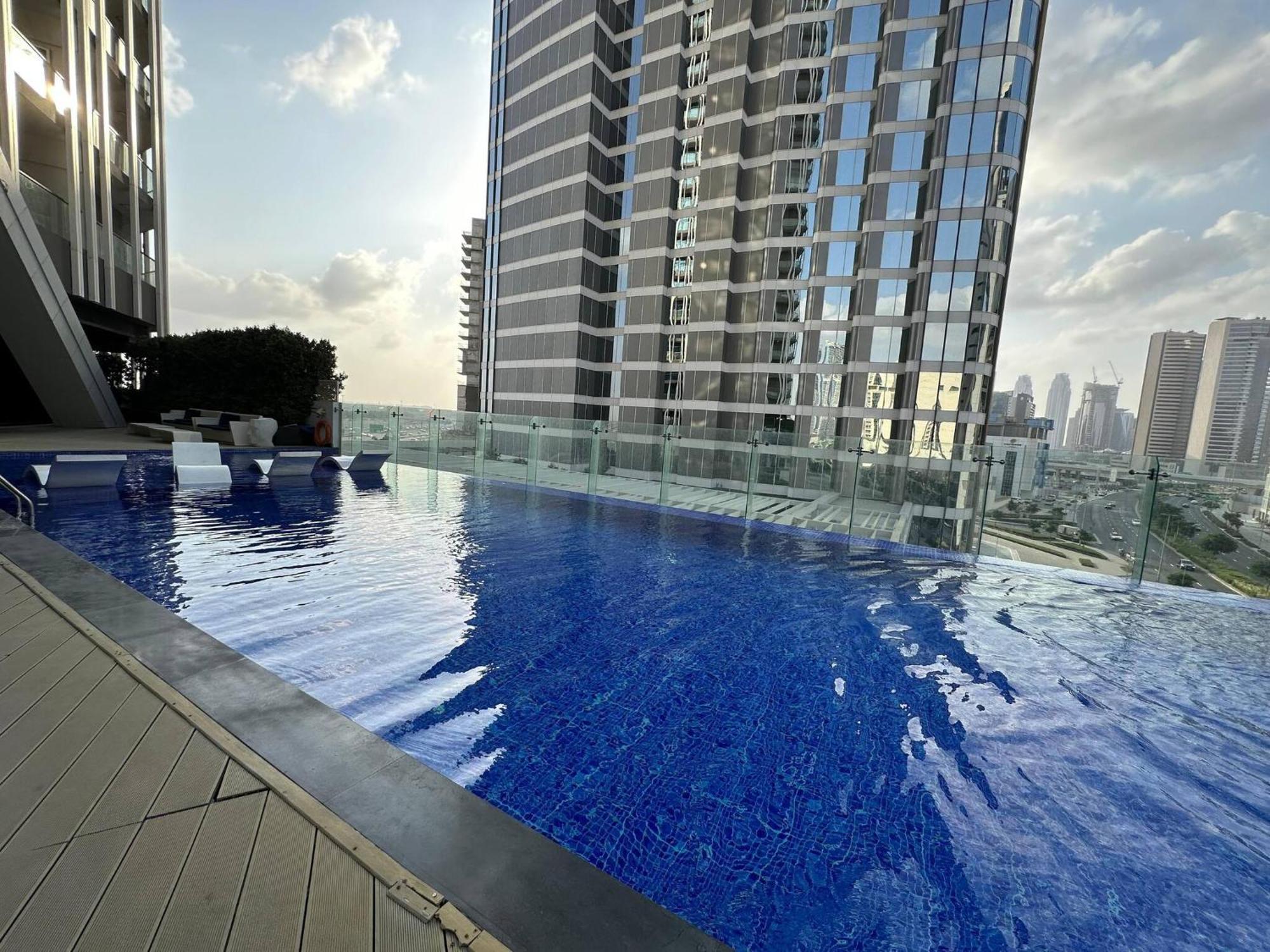 Appartement Stylish Bayz Danube Burj Khalifa View Pool Dubaï