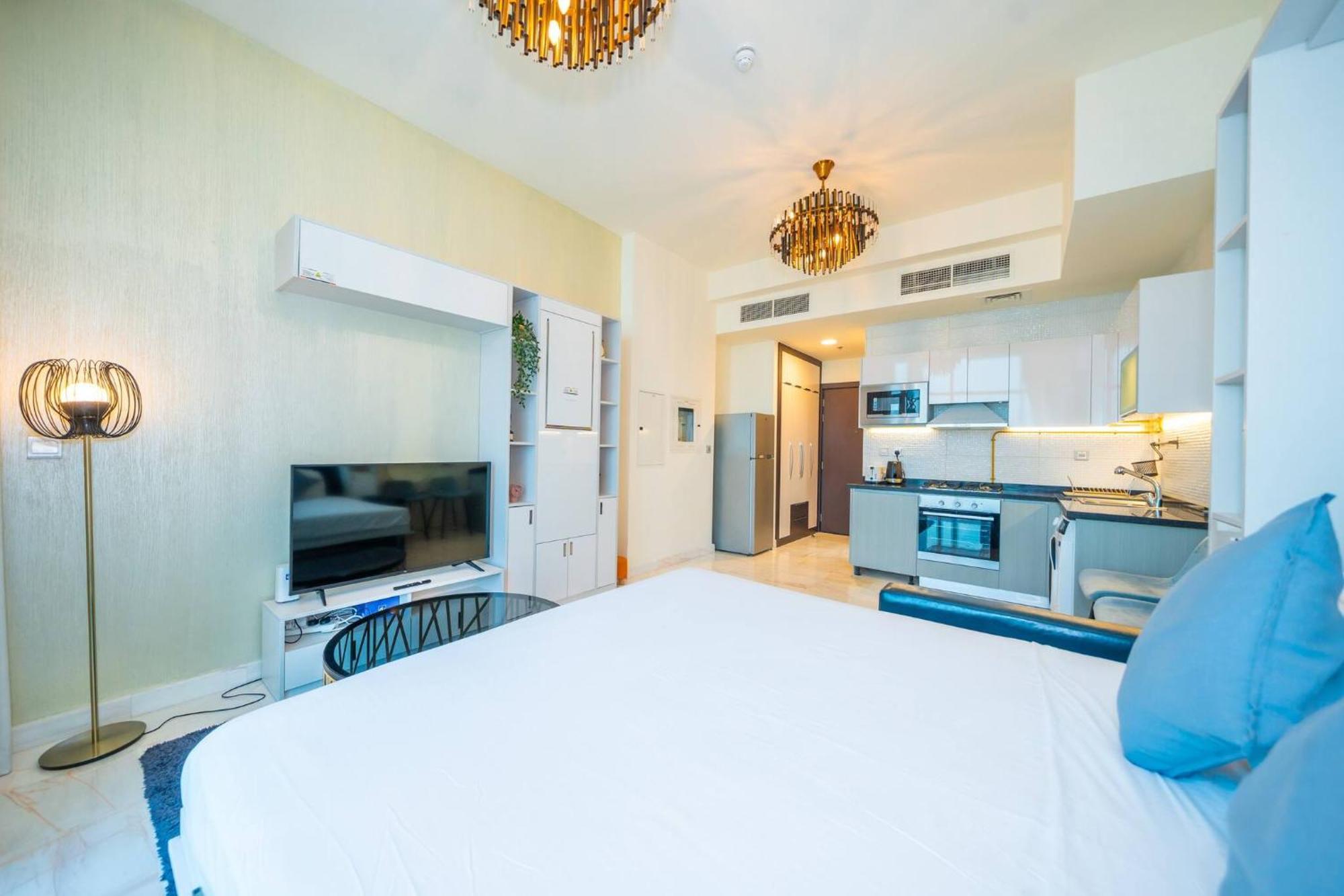 Stylish Bayz Danube Burj Khalifa View Pool Appartement Dubaï