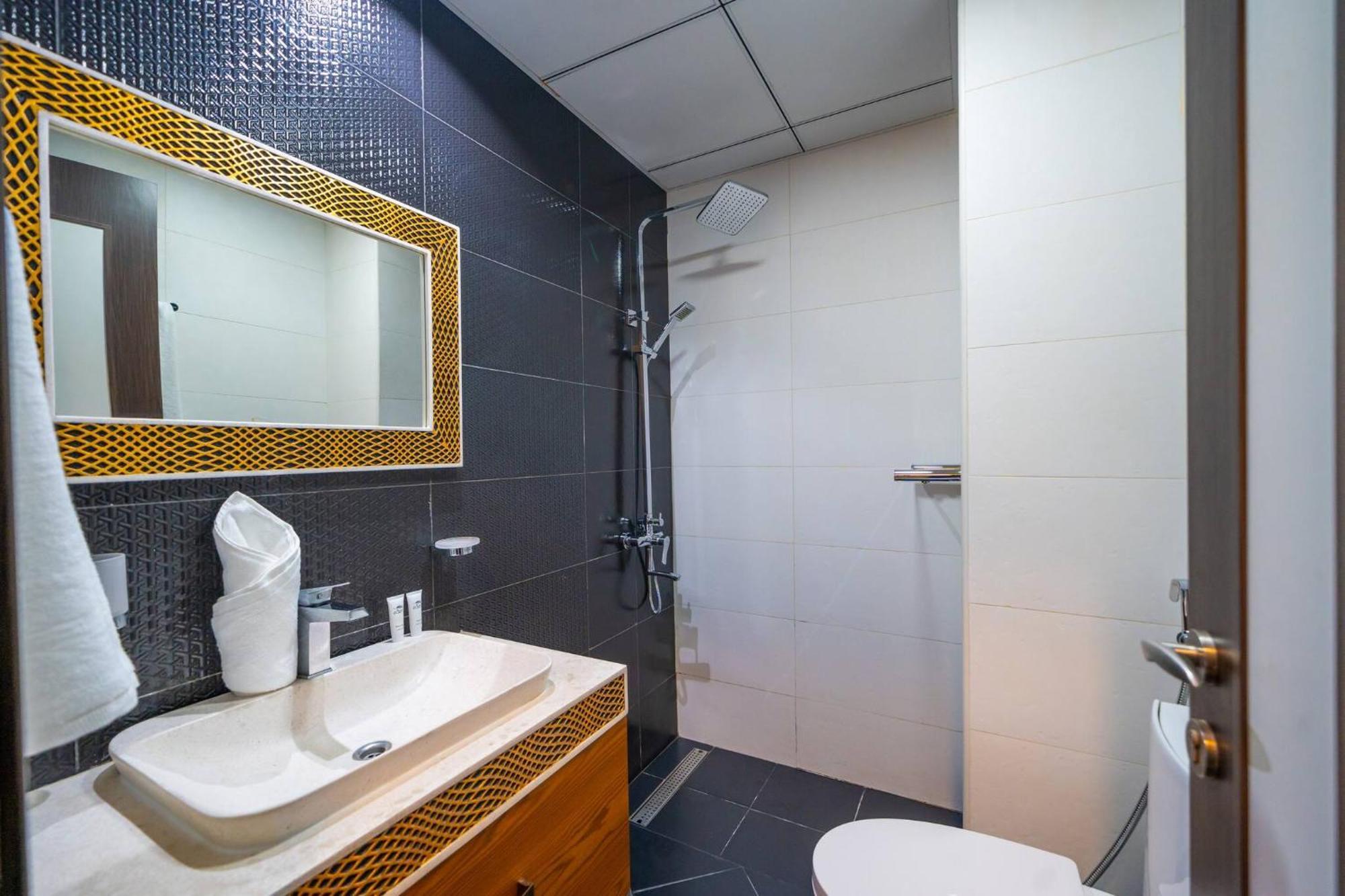 Stylish Bayz Danube Burj Khalifa View Pool Appartement *