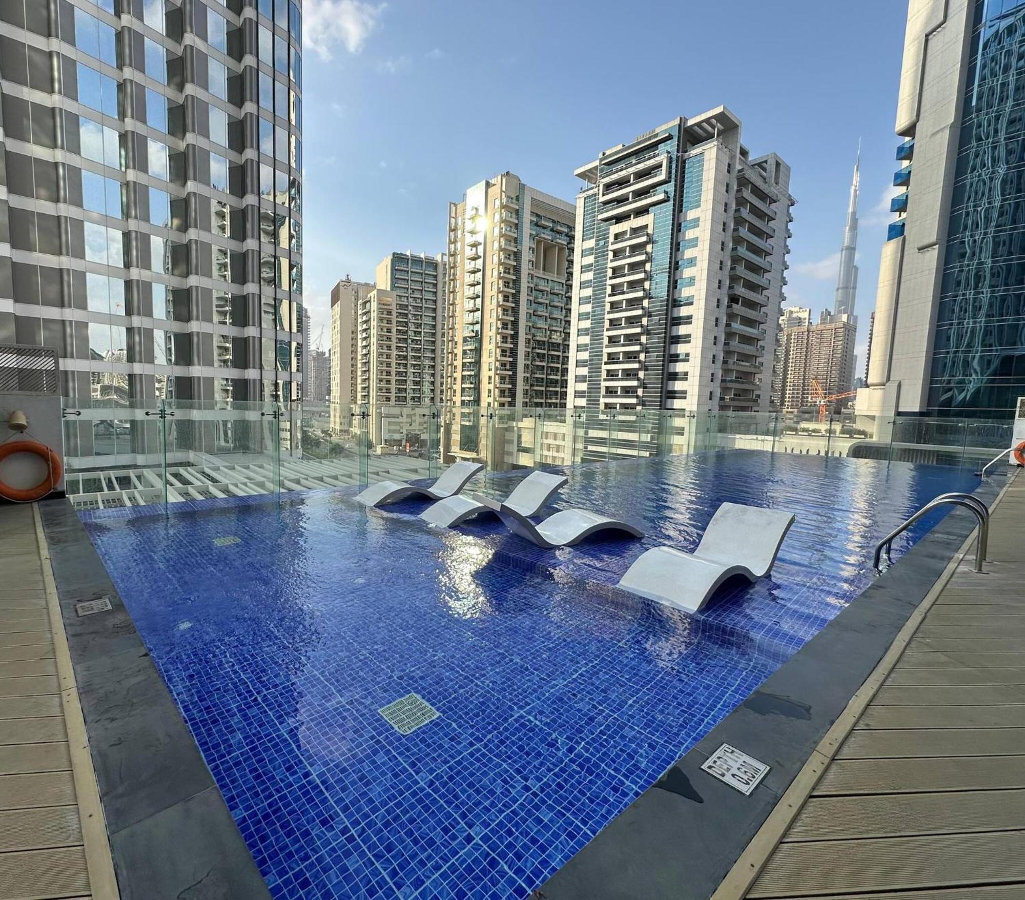 Appartement Stylish Bayz Danube Burj Khalifa View Pool Dubaï