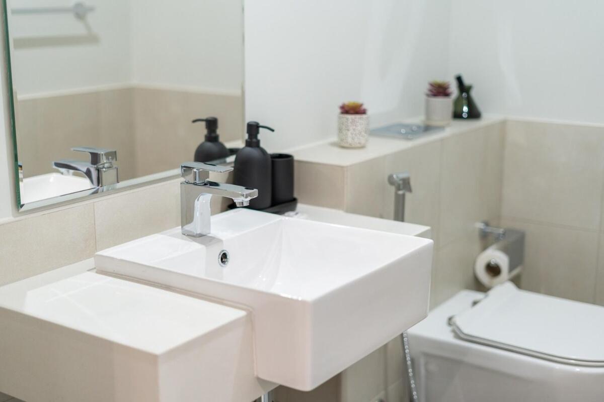 Bright & Spacious 2br Near Zabeel Park Dubaï