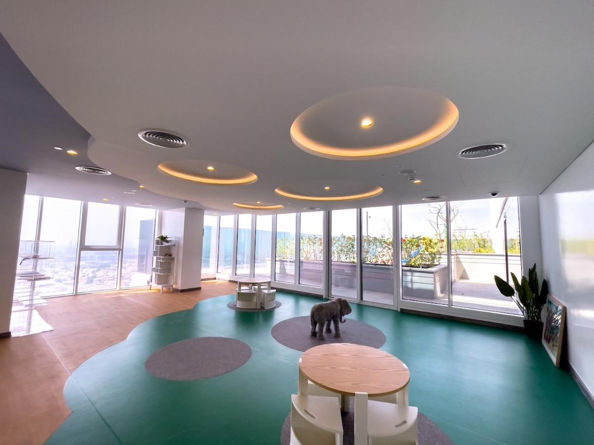Bright & Spacious 2br Near Zabeel Park