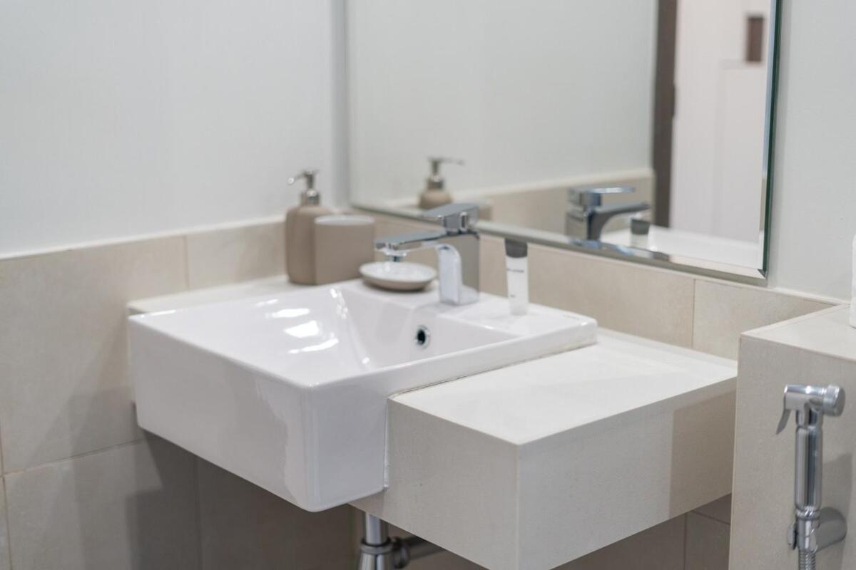 Bright & Spacious 2br Near Zabeel Park * Dubaï