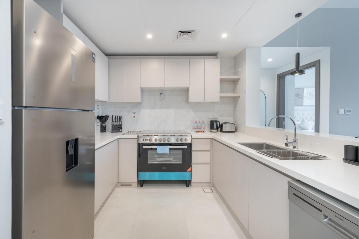 Bright & Spacious 2br Near Zabeel Park Dubai