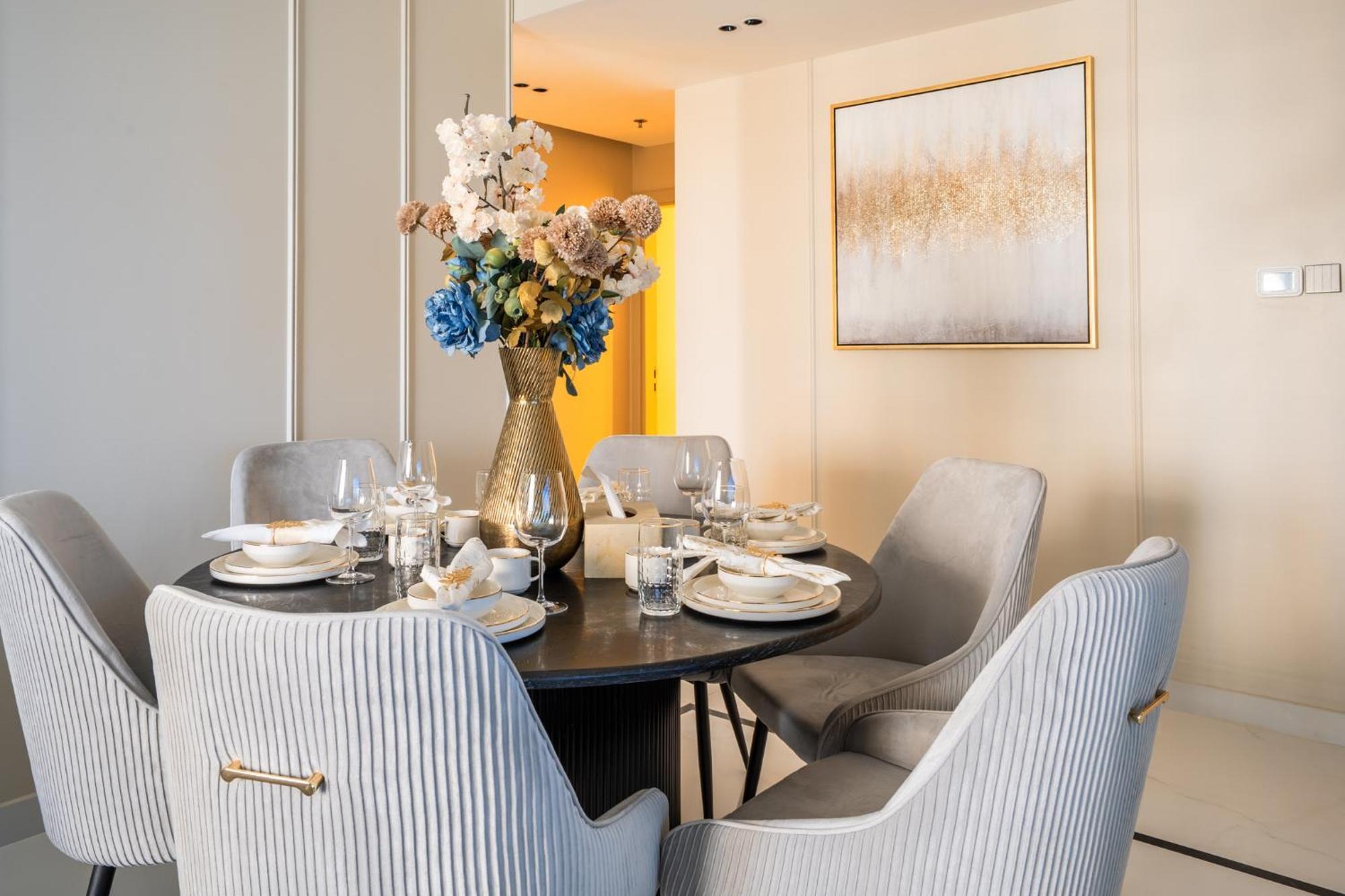 Prestigious 3 Bedrooms Lägenhet *