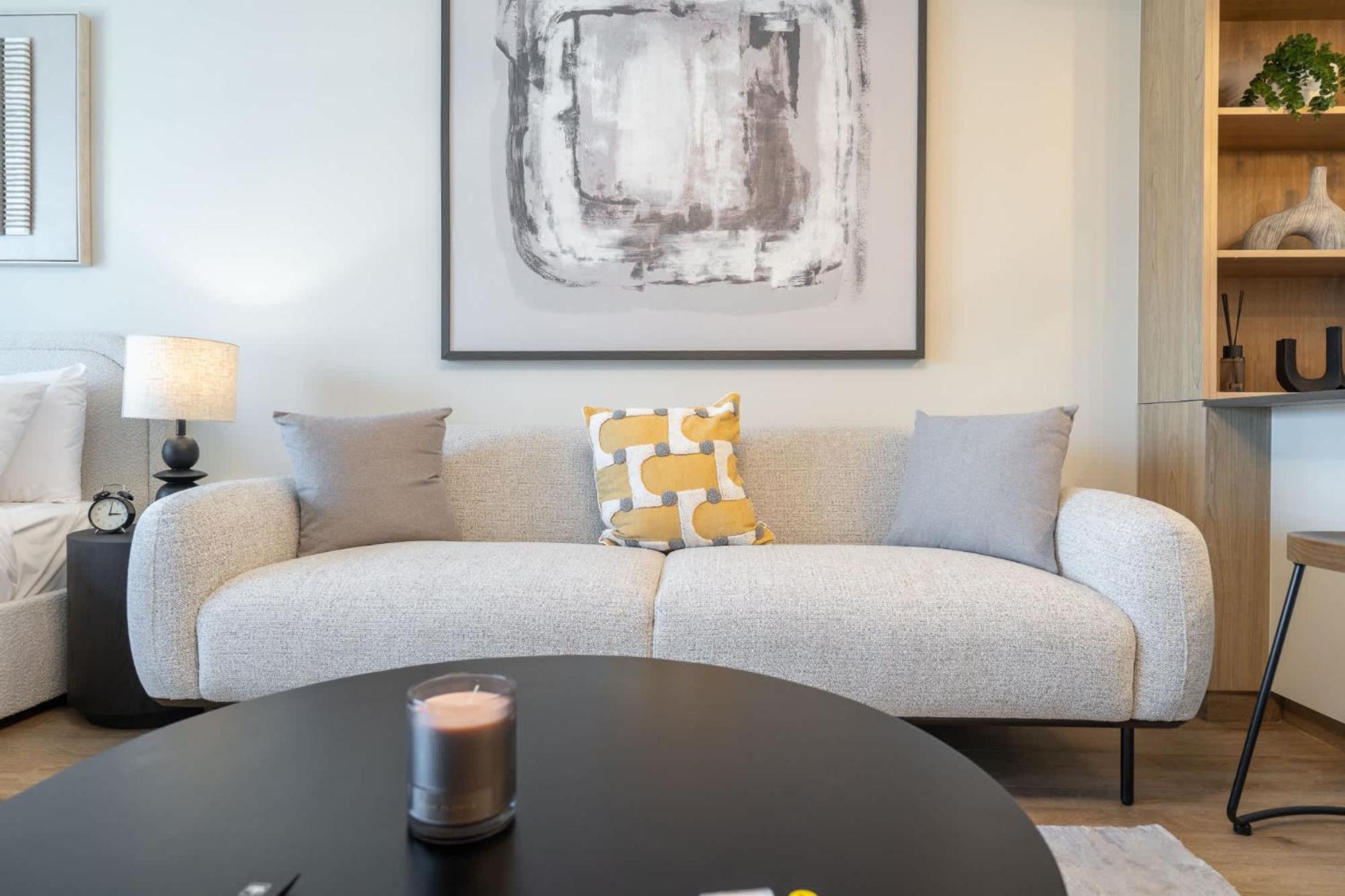 Flat In Rokane G25 Near Five, Jvc Perfect For 2 Appartement *