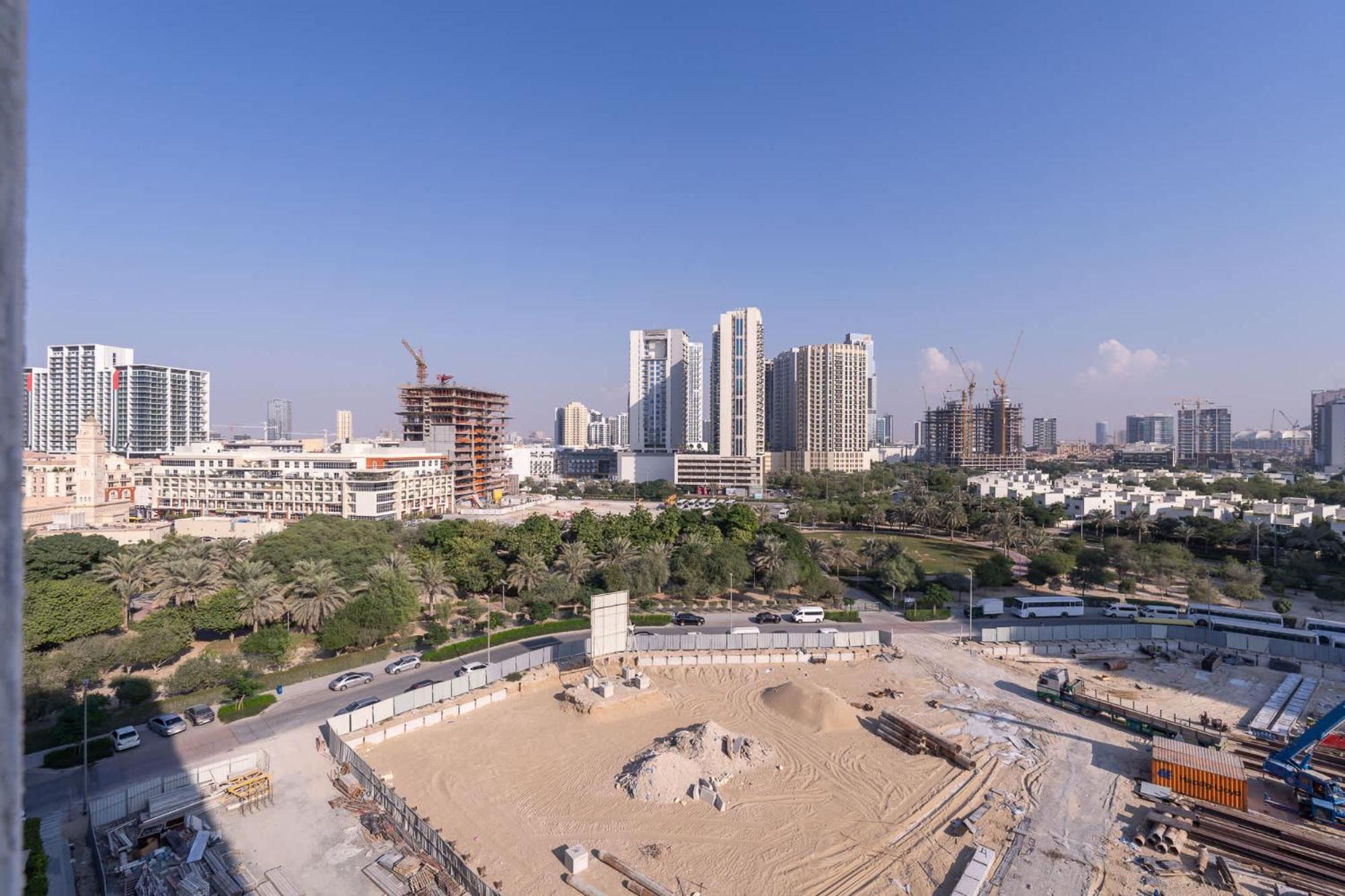 Flat In Rokane G25 Near Five, Jvc Perfect For 2 Appartement Dubaï