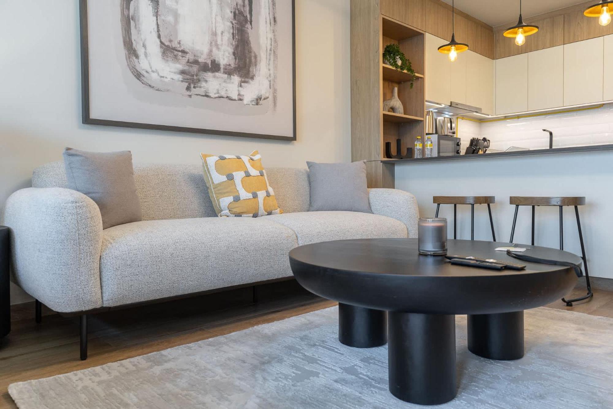 Flat In Rokane G25 Near Five, Jvc Perfect For 2 Appartement *