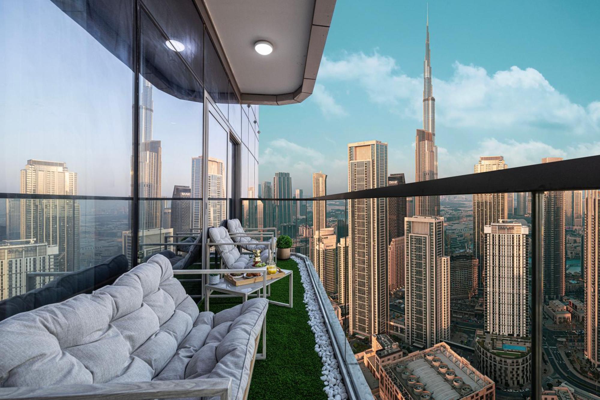 Sky Palace With Burj Views & Downtown's Rooftop Pool, 3br In Paramount Midtown Appartement Dubaï