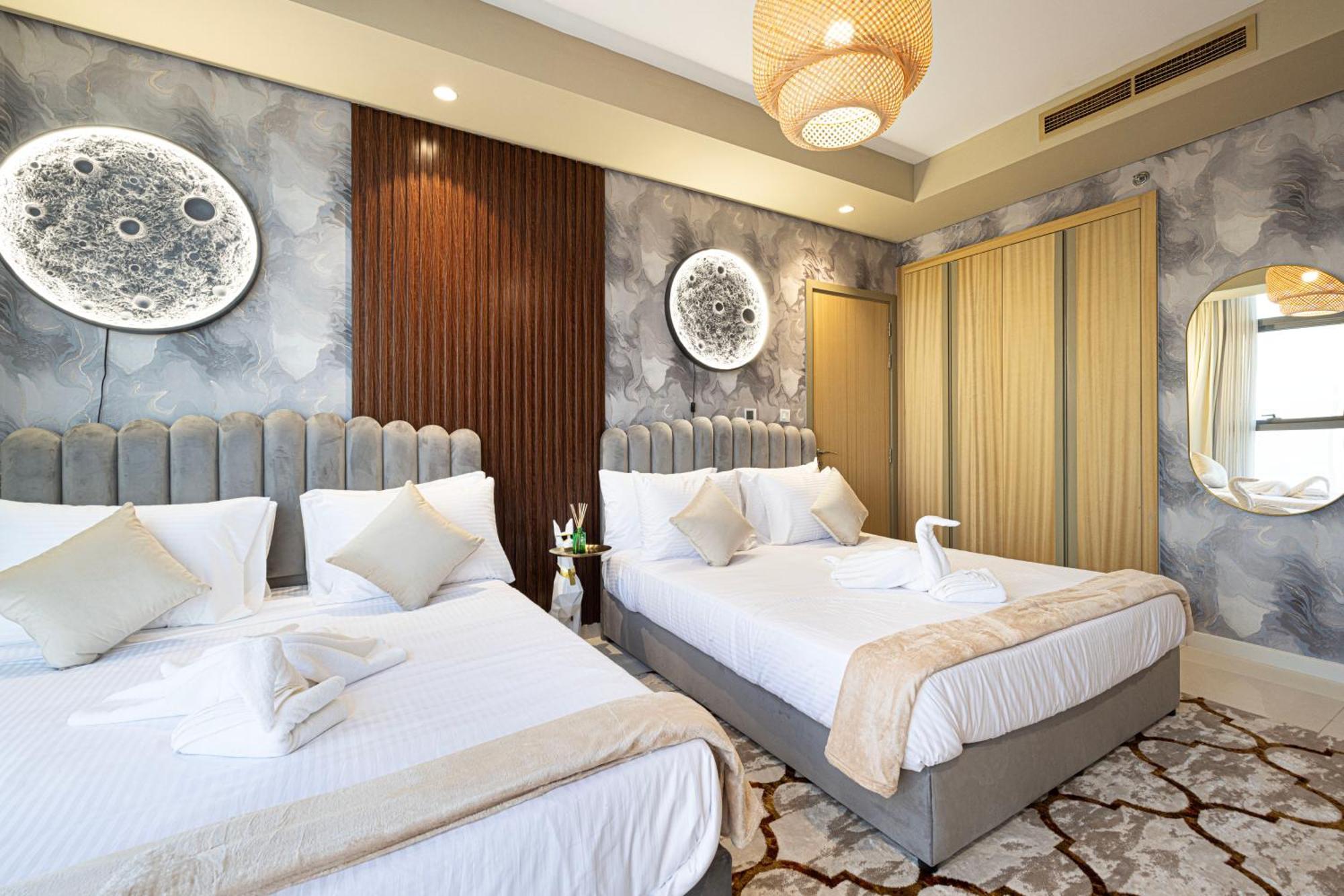 Sky Palace With Burj Views & Downtown's Rooftop Pool, 3br In Paramount Midtown