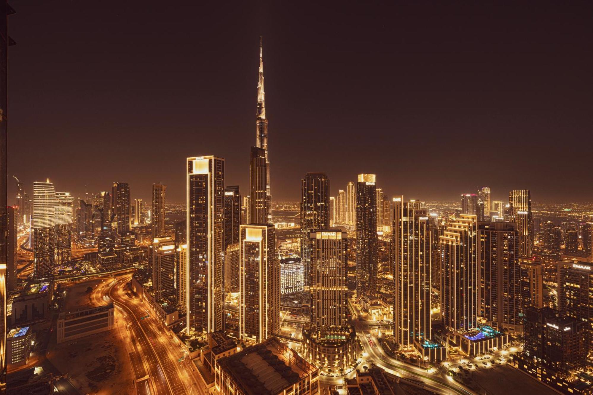 Sky Palace With Burj Views & Downtown's Rooftop Pool, 3br In Paramount Midtown