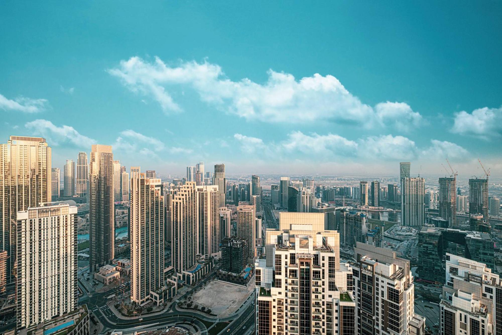 Sky Palace With Burj Views & Downtown's Rooftop Pool, 3br In Paramount Midtown Appartement Dubaï