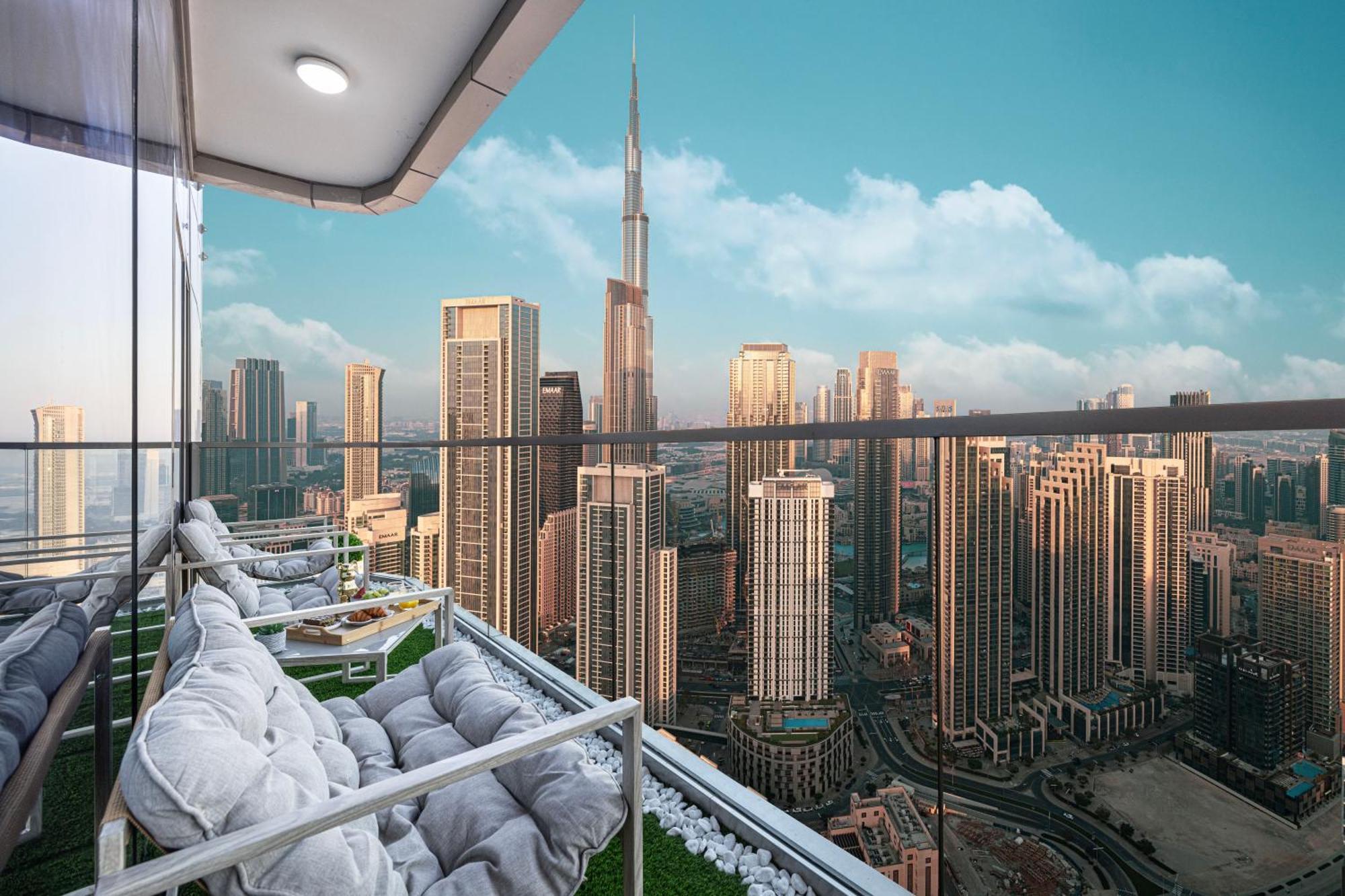 Sky Palace With Burj Views & Downtown's Rooftop Pool, 3br In Paramount Midtown