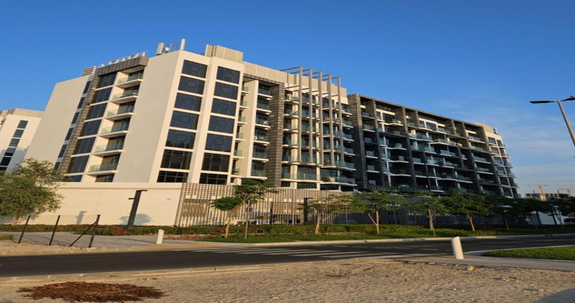 Amazing In Azizi Riviera 9,city & Pool View Appartement