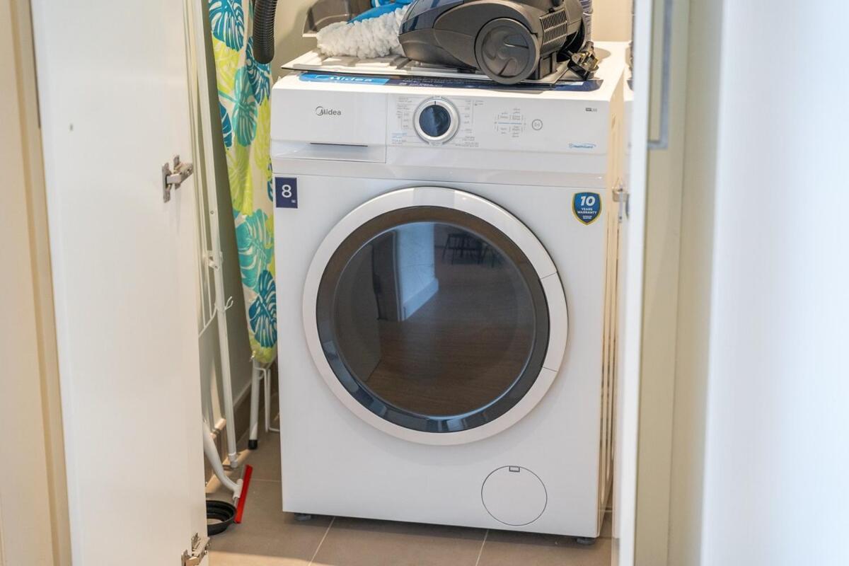 Chic 1-bed For 4 In Prime Hills Location *