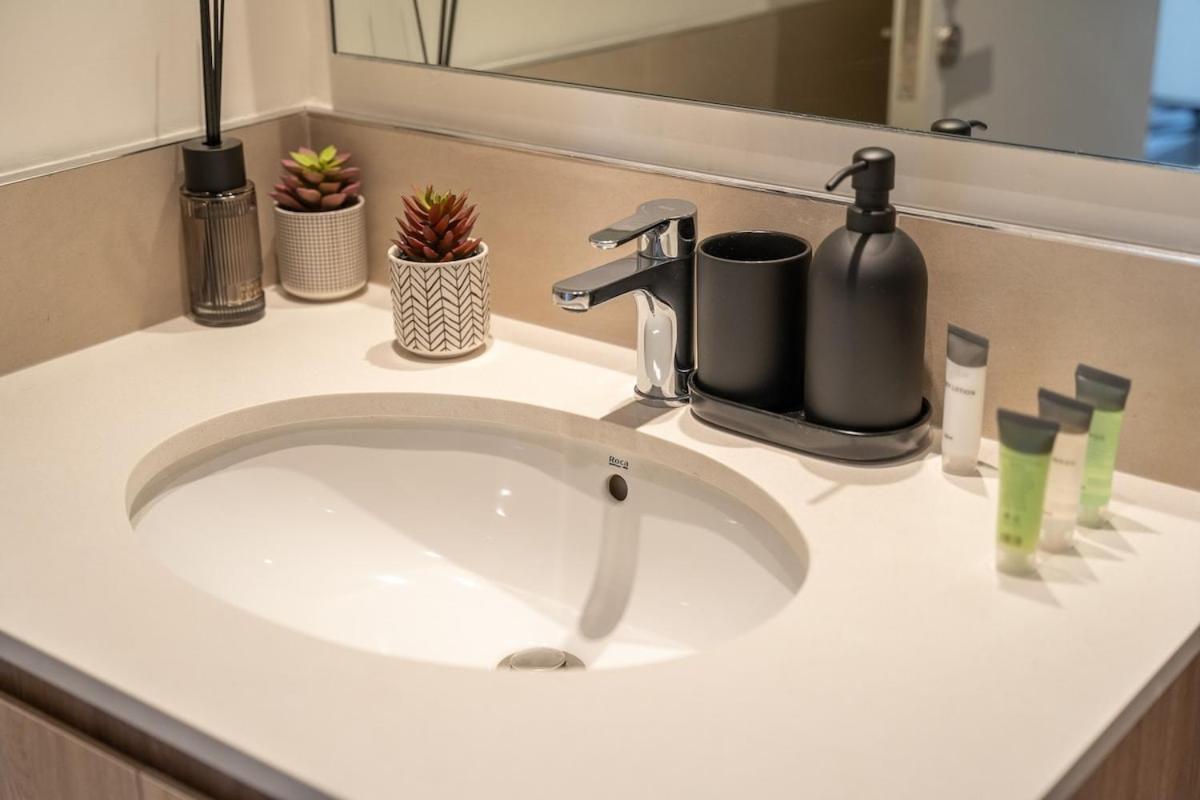 Chic 1-bed For 4 In Prime Hills Location Appartement *