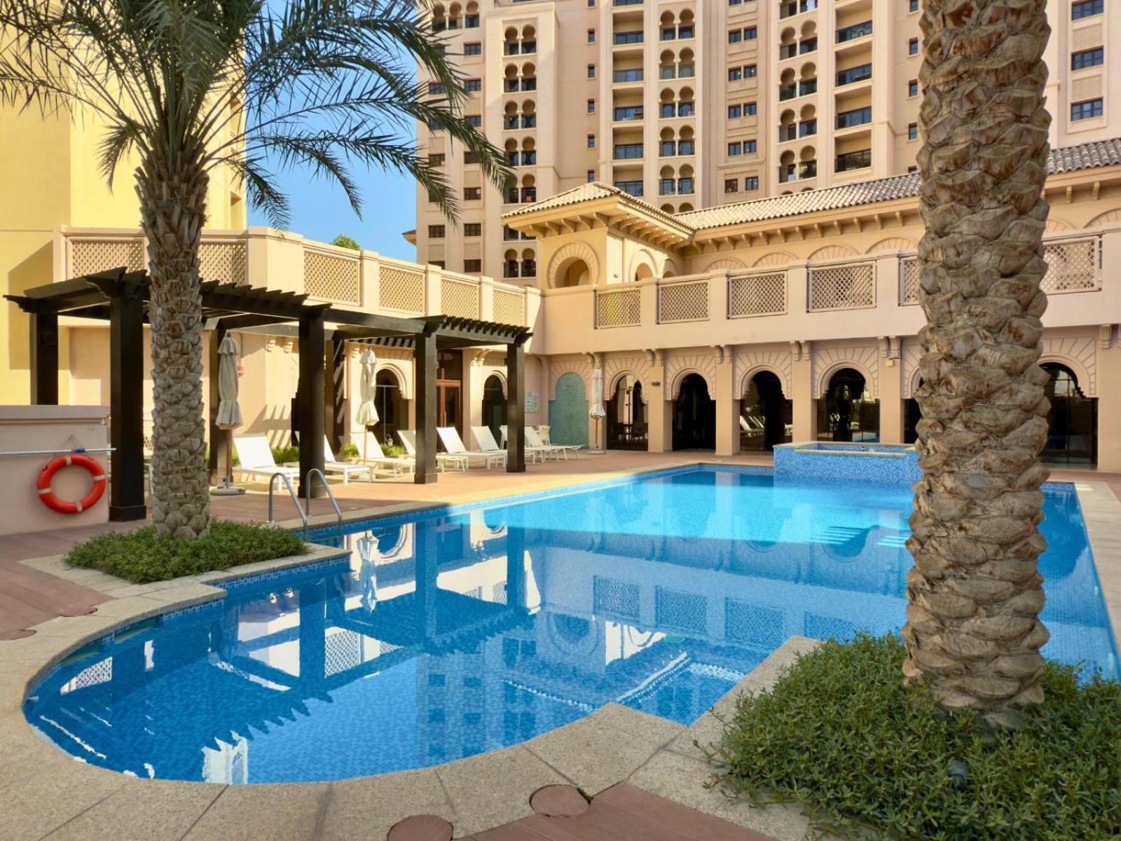 Plush Gateway - Fully Furnished - 1br In Jge Apartamento
