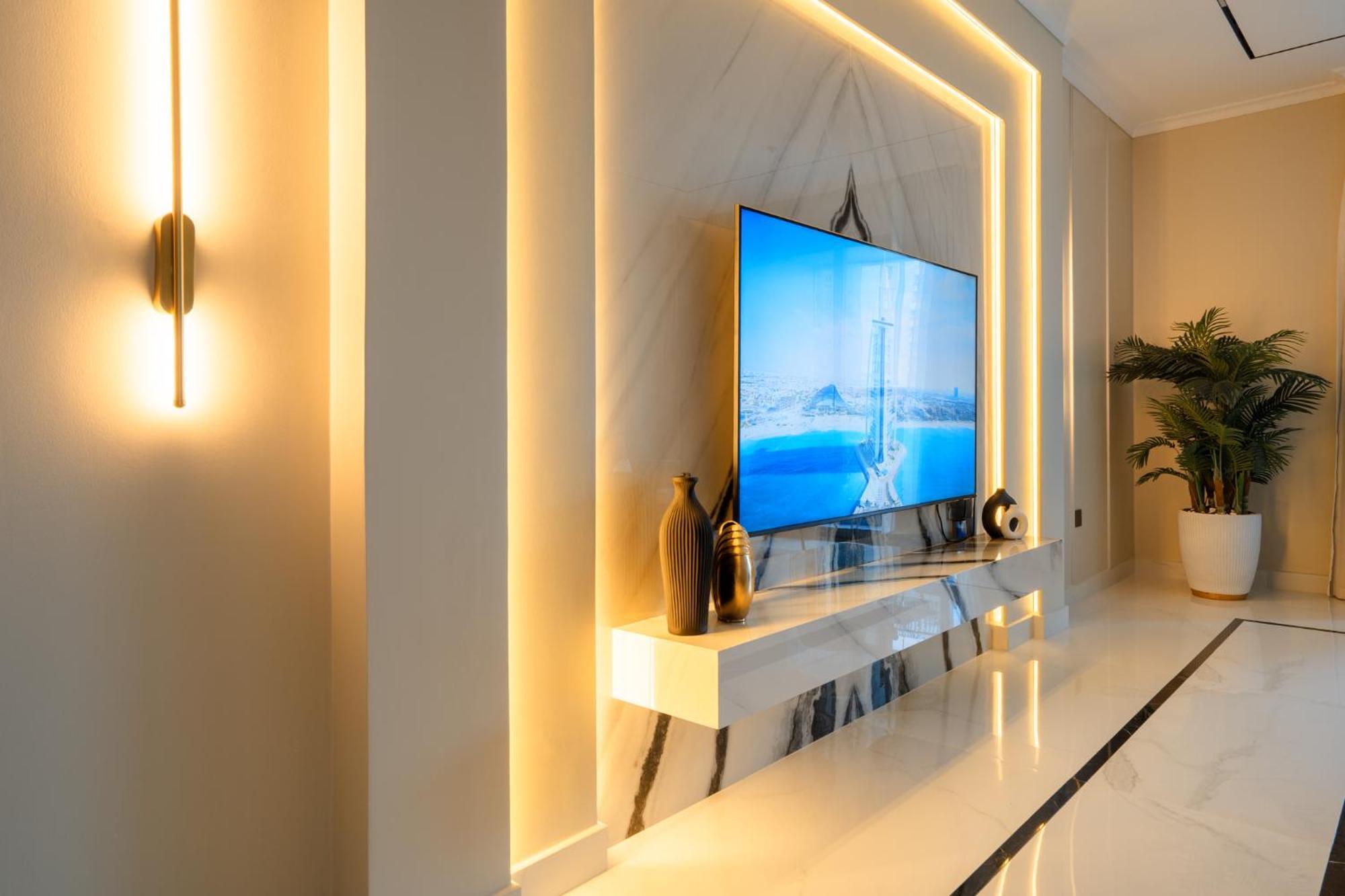 Prestigious 3 Bedrooms Appartement *