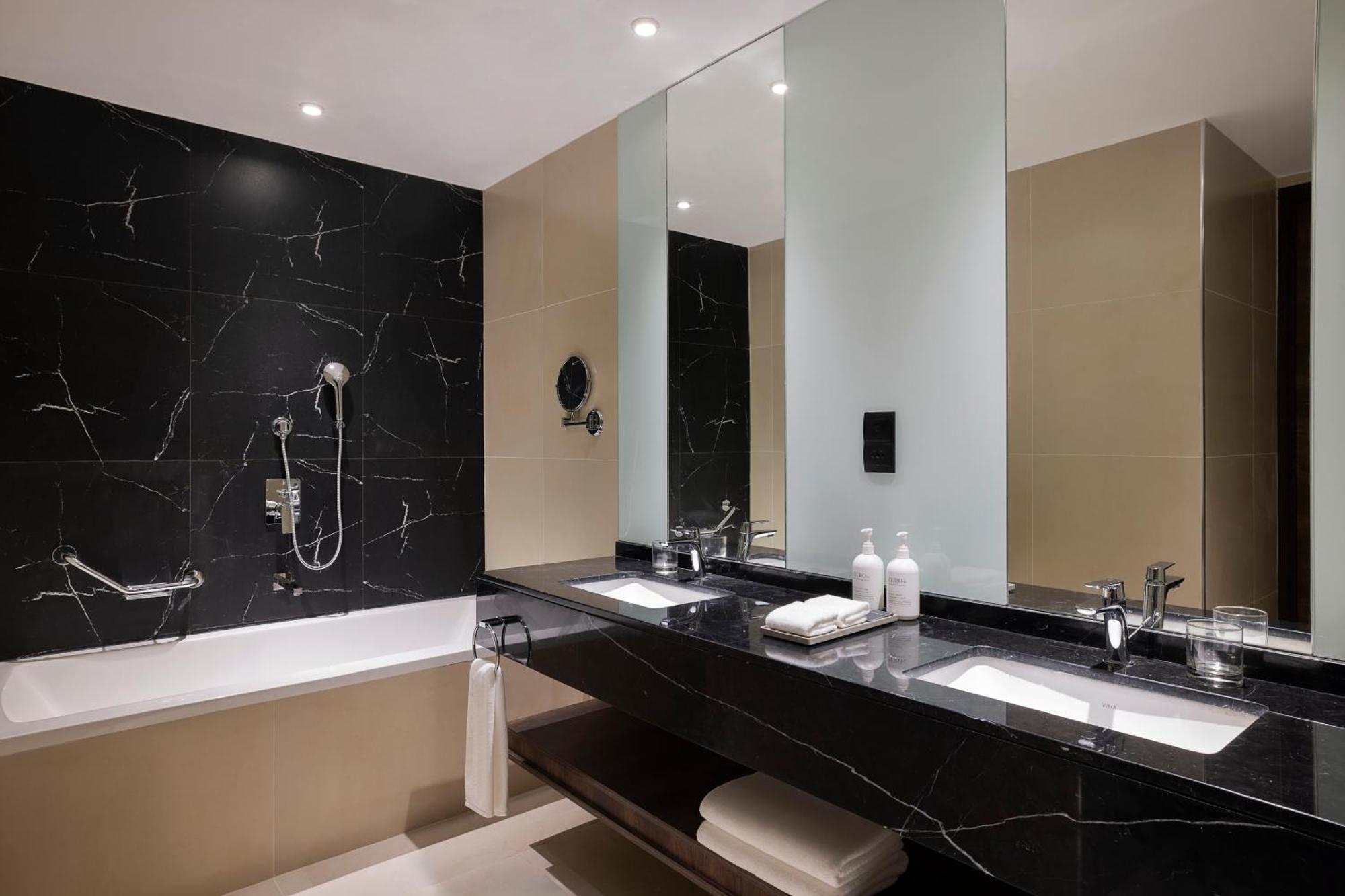 Hotel Local At Jumeirah Village Triangle By The First Collection Dubaï