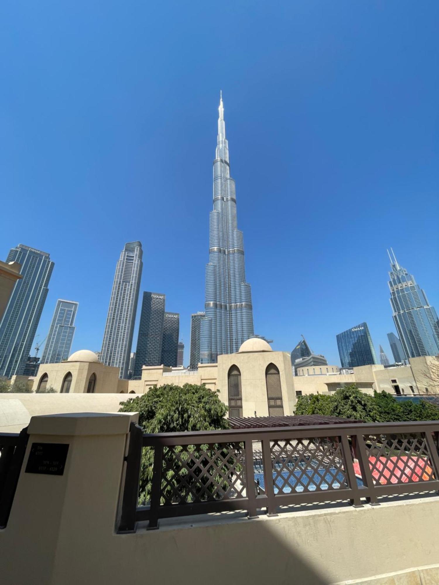 Breath-taking View Of The Iconic Burj Khalifa At Your Door Step Dubaï