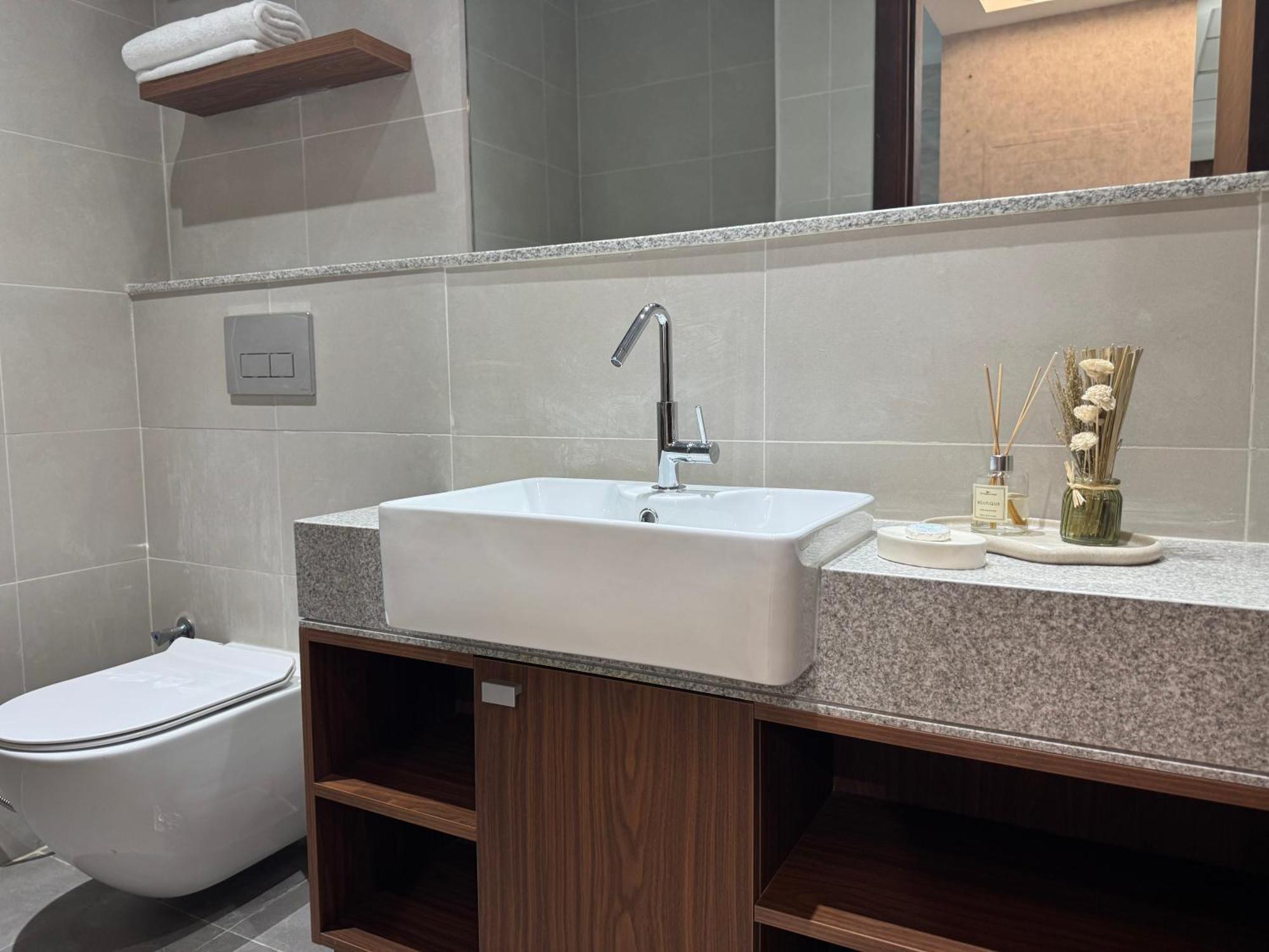 Ashri Luxe On Sheikh Zayed 5 Mins Downtown Near Metro Appartement