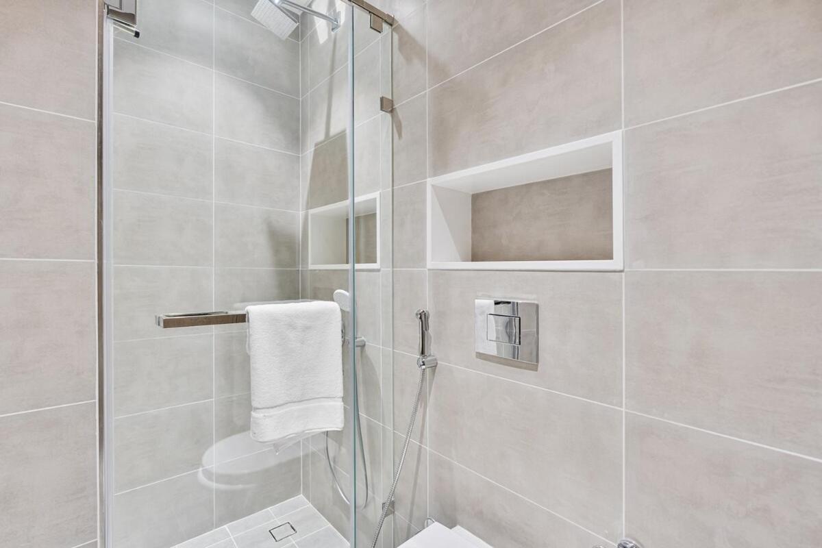 Bookable-3 Bed Crystal Lagoon * Dubaï