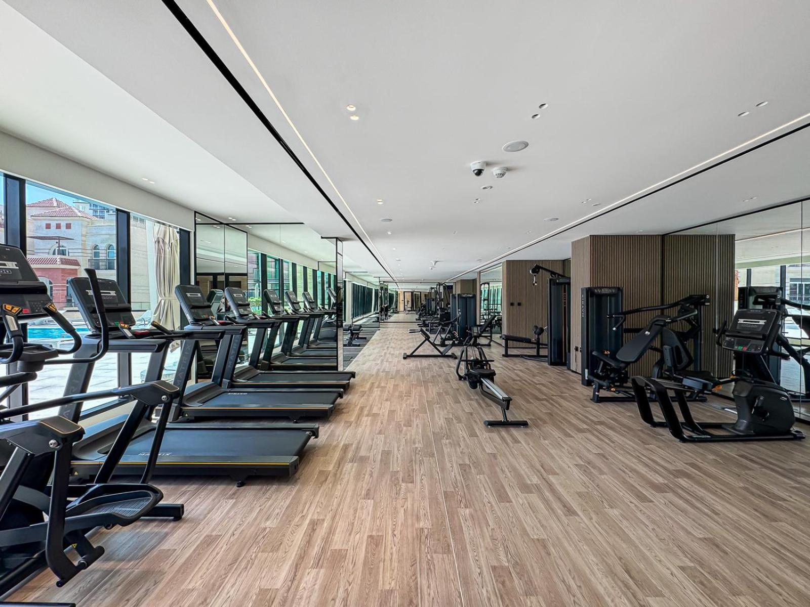 Luxury 3br With Pool And Gym Dubaï