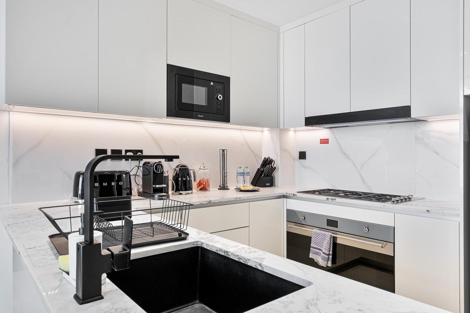 Luxury 3br With Pool And Gym Appartement Dubaï